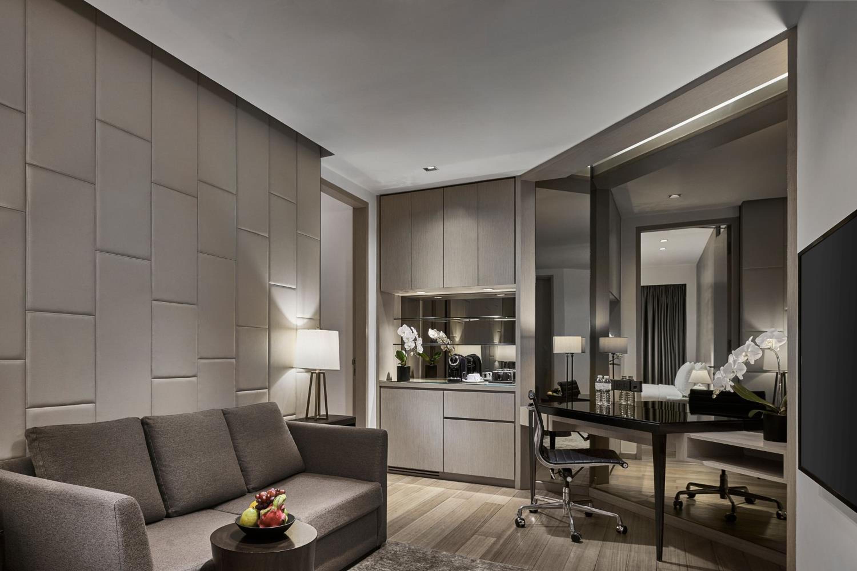 Family Two Bedroom Suite with Pool Access/Club Lounge Access Family Two Bedroom Suite with Pool Access/Club Lounge Access