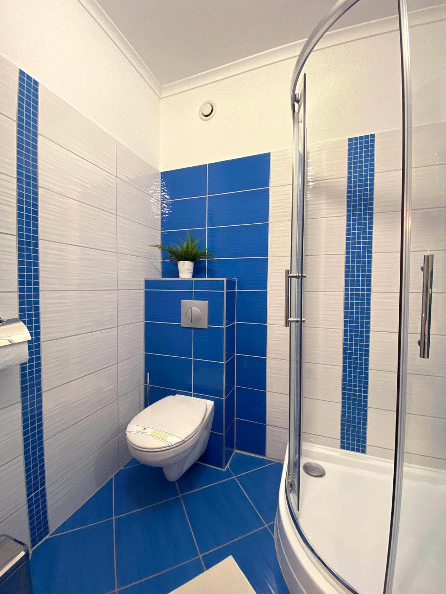 Family Room with Private Bathroom photo 2