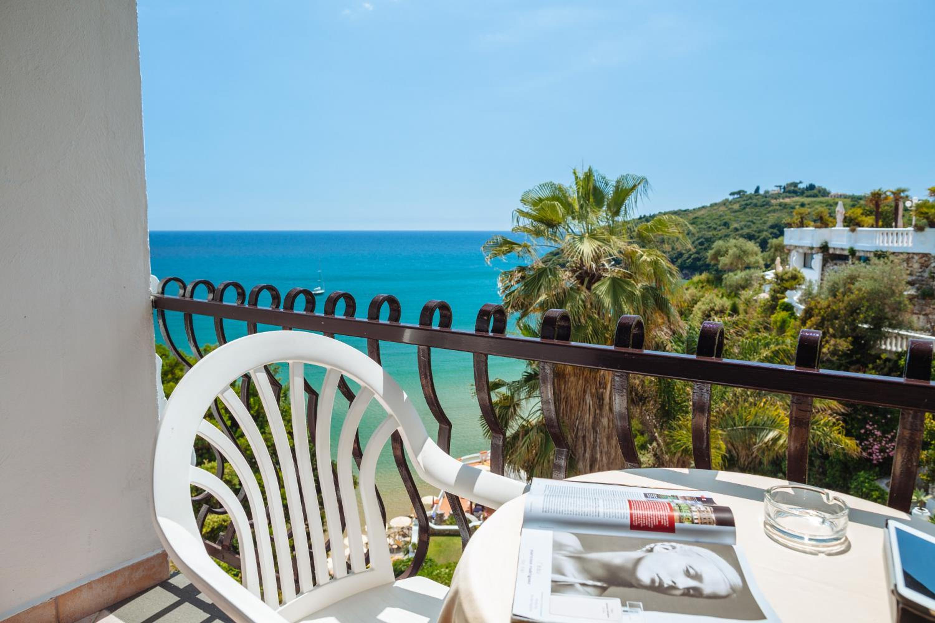 Superior Double Room with Balcony and Sea View - Photo 5