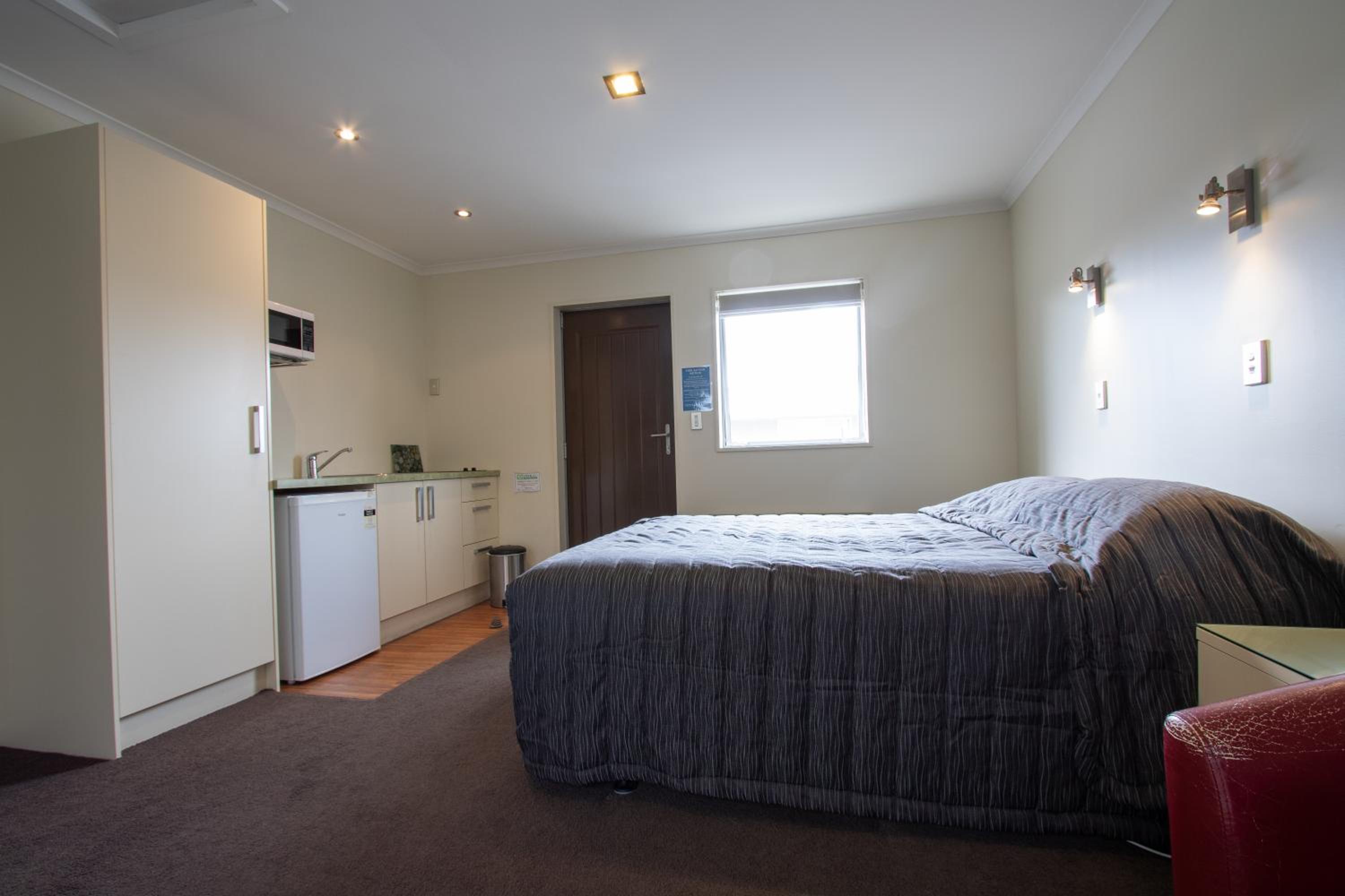 Studio with Spa Bath - Photo 4