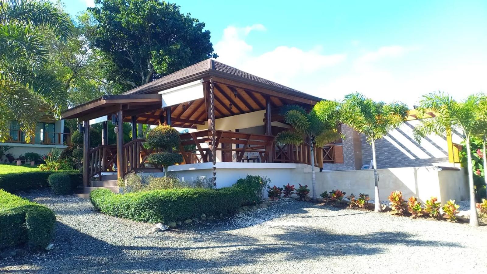 Villa photo 2