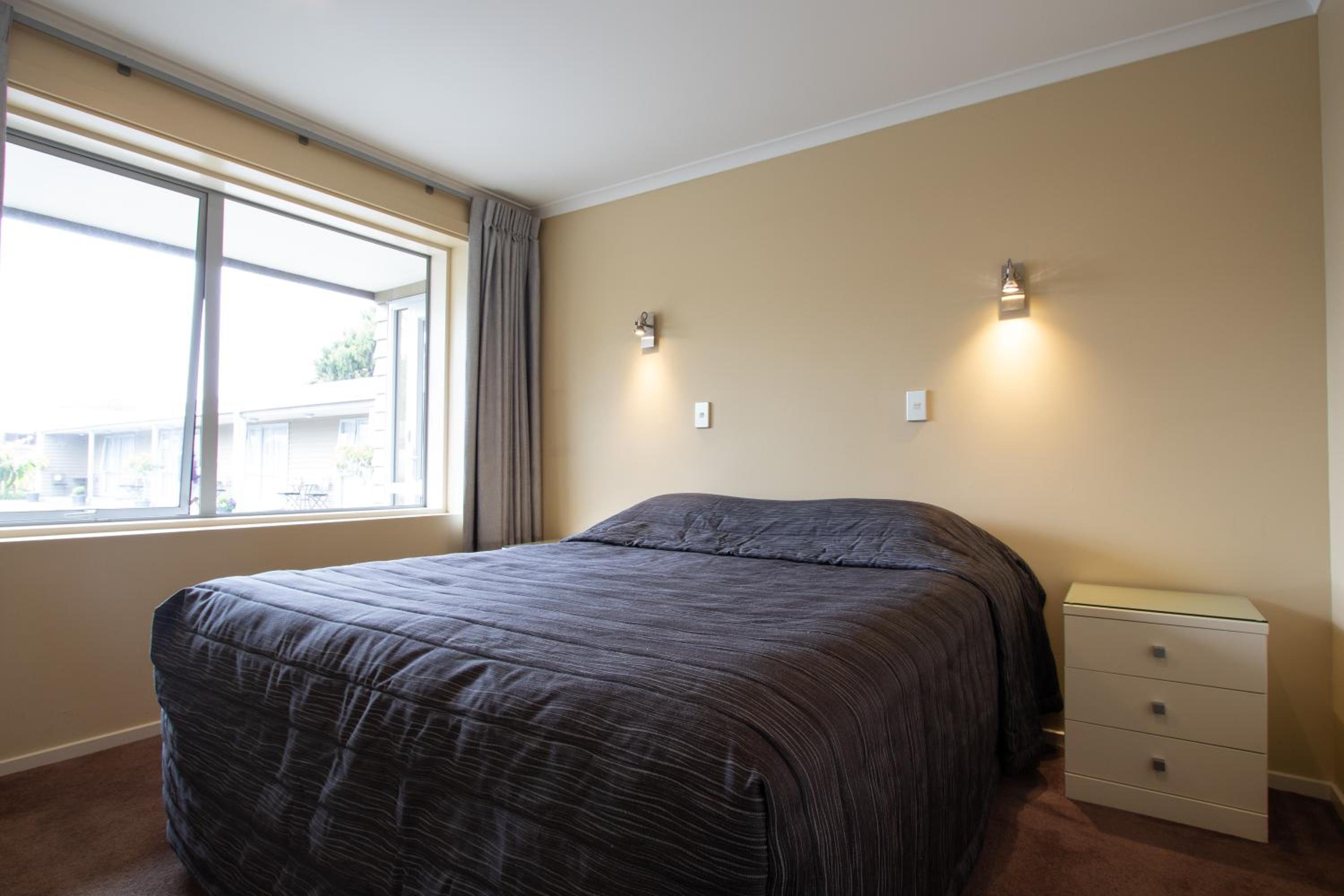 Two-Bedroom Apartment - Photo 9