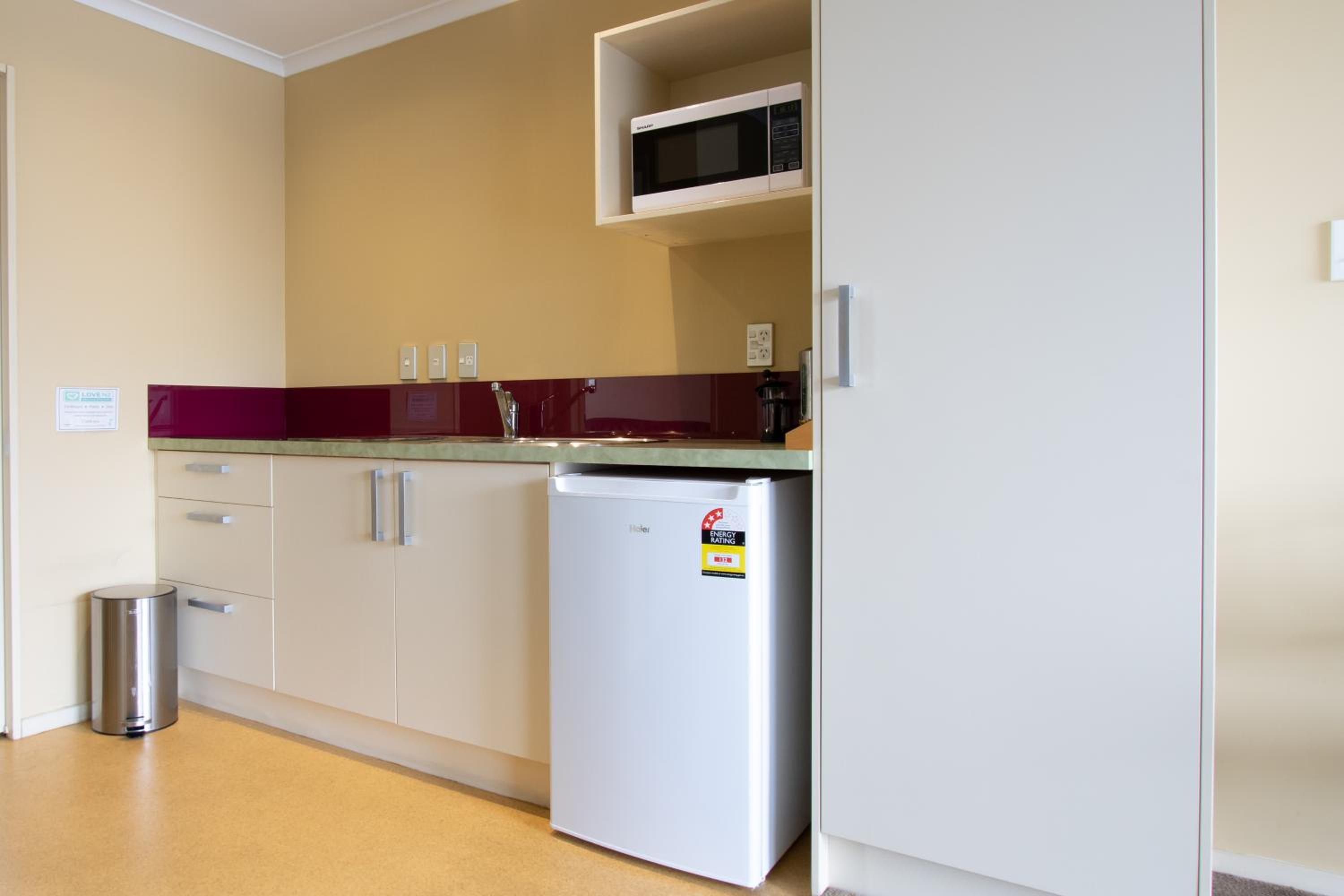 Accessible One-Bedroom Apartment - Photo 3