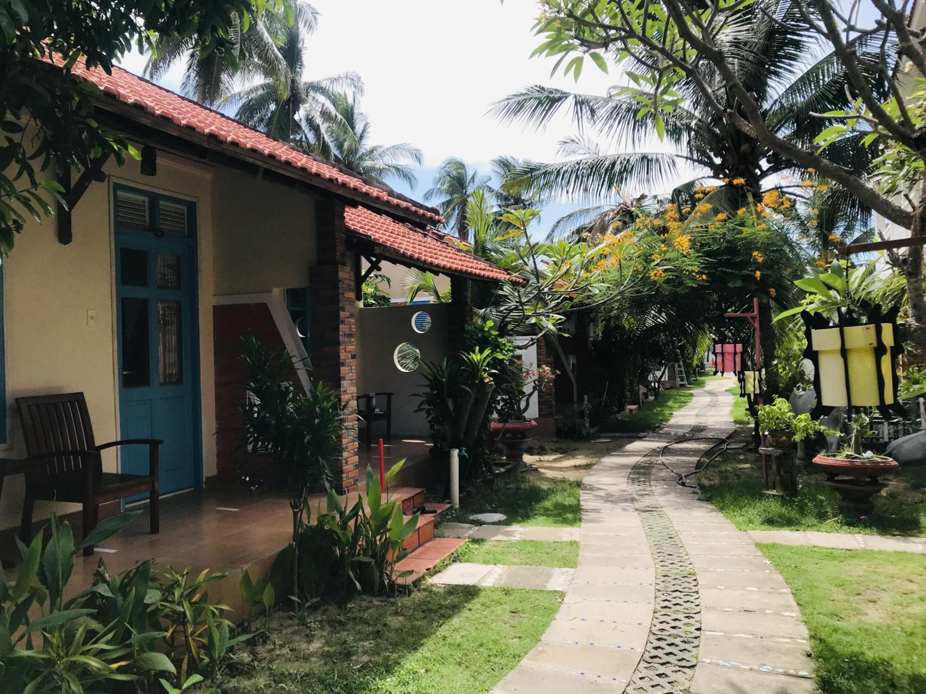 Bungalow with Garden View photo 2