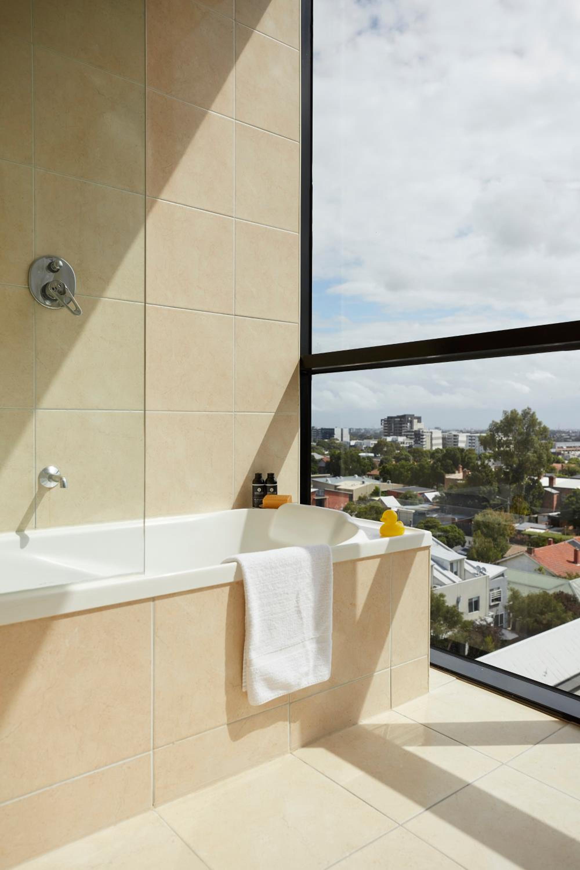 Greatest Studio King with Balcony - Photo 11