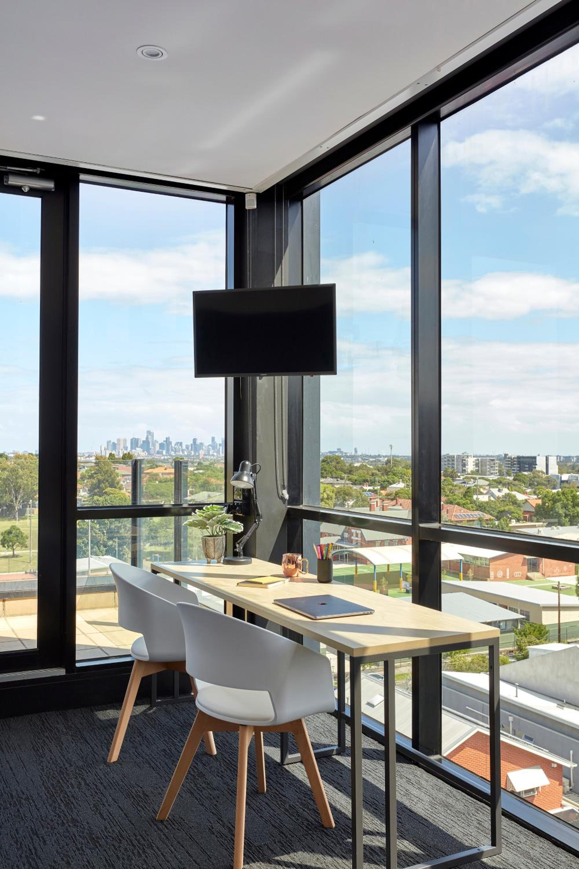 Greatest Studio King with Balcony - Photo 6