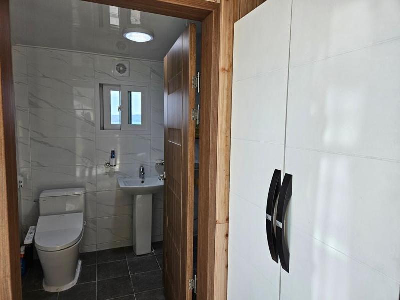 Deluxe Family Suite - Photo 4