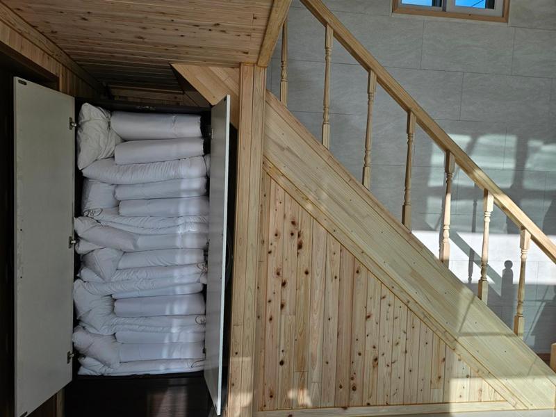 Deluxe Family Suite - Photo 10