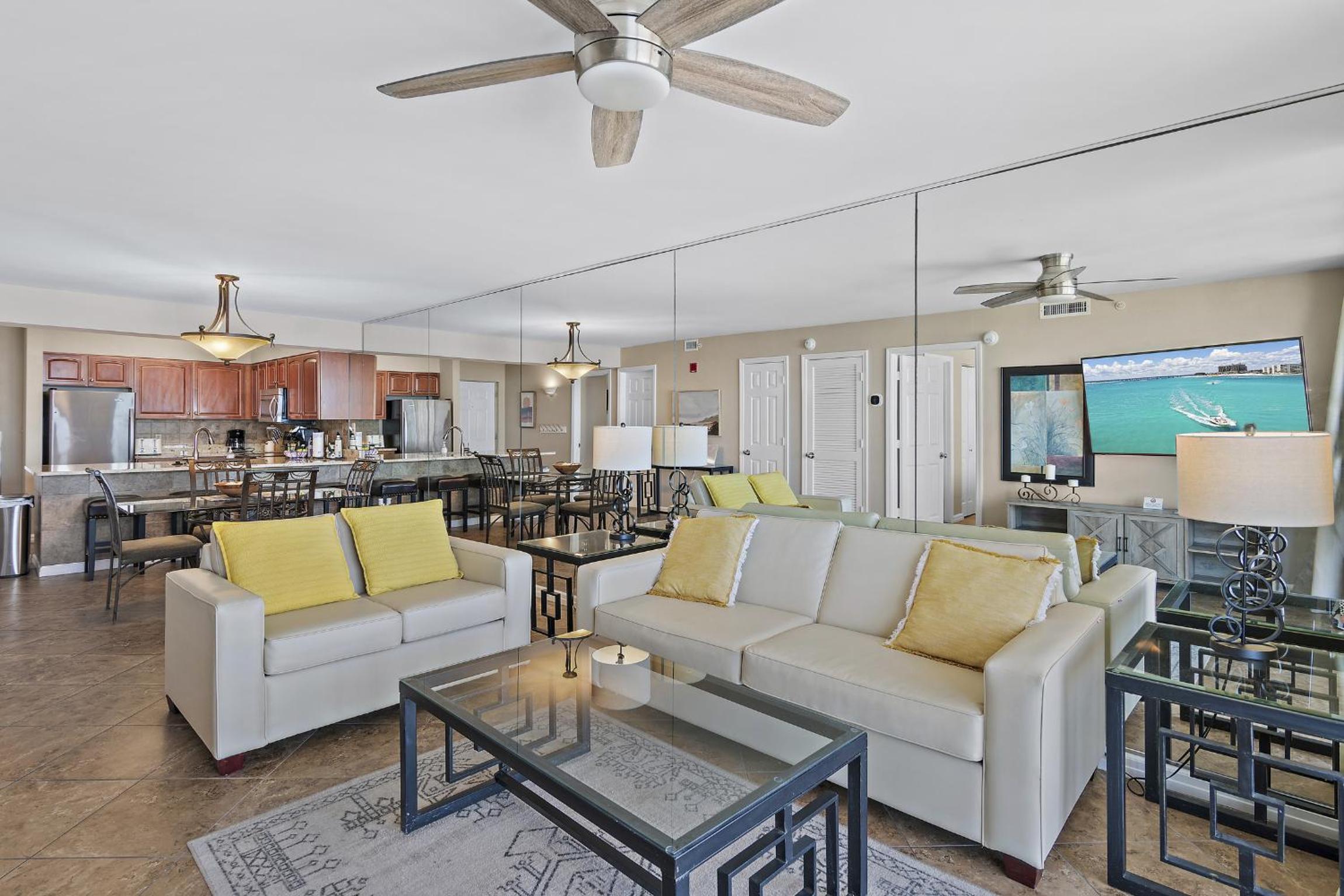 Two-Bedroom Apartment With Balcony And Sea View photo 1