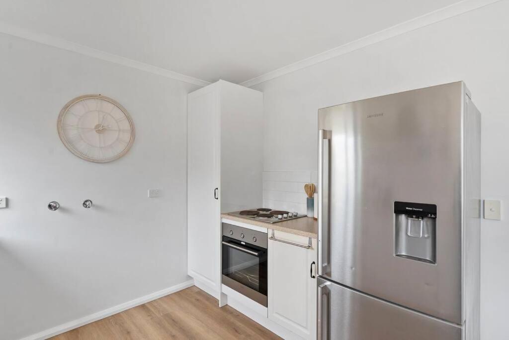 Three-Bedroom House photo 2
