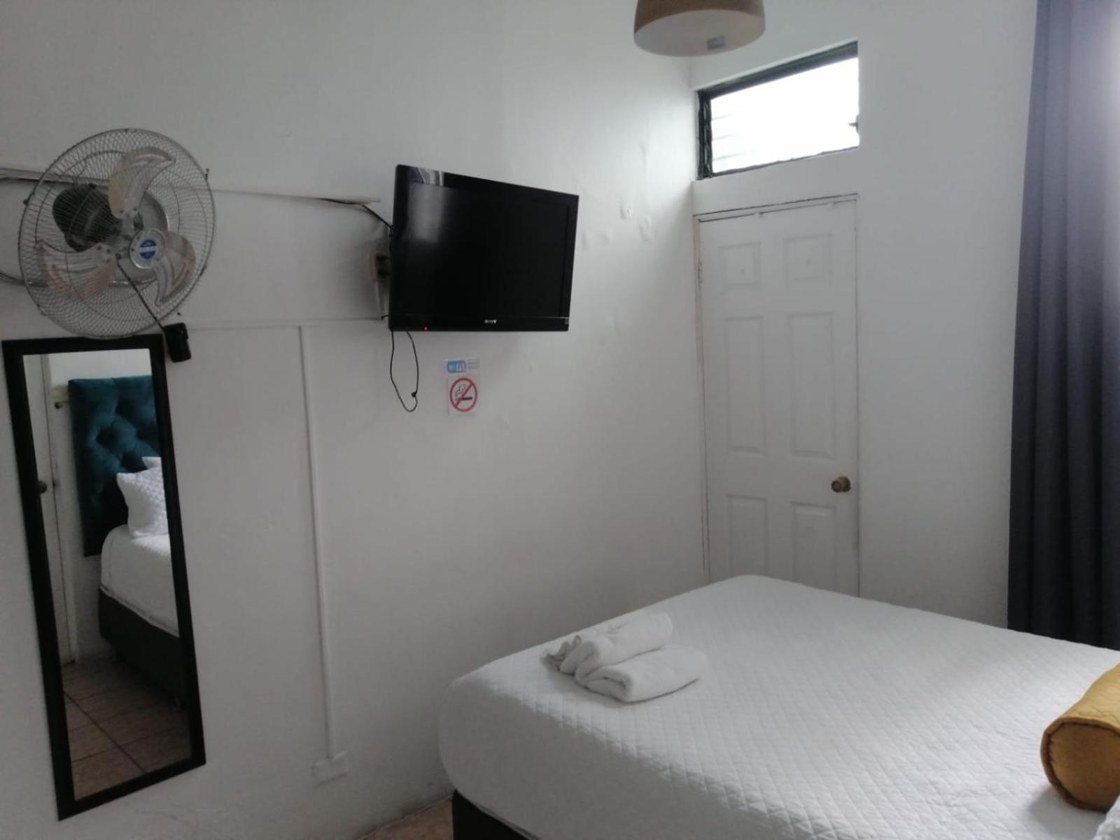 Double Room with Private Bathroom photo 2