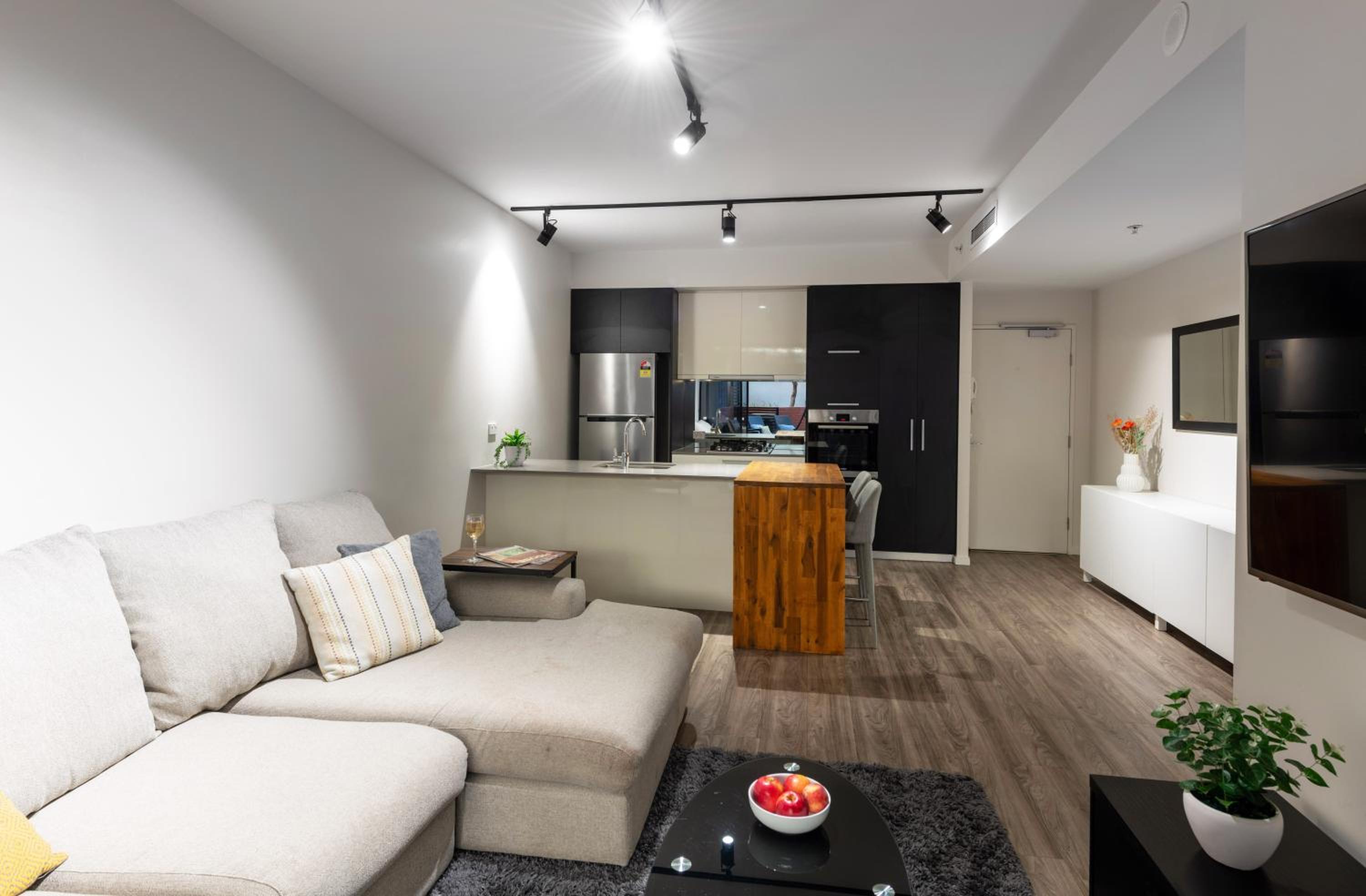 One Bedroom Courtyard