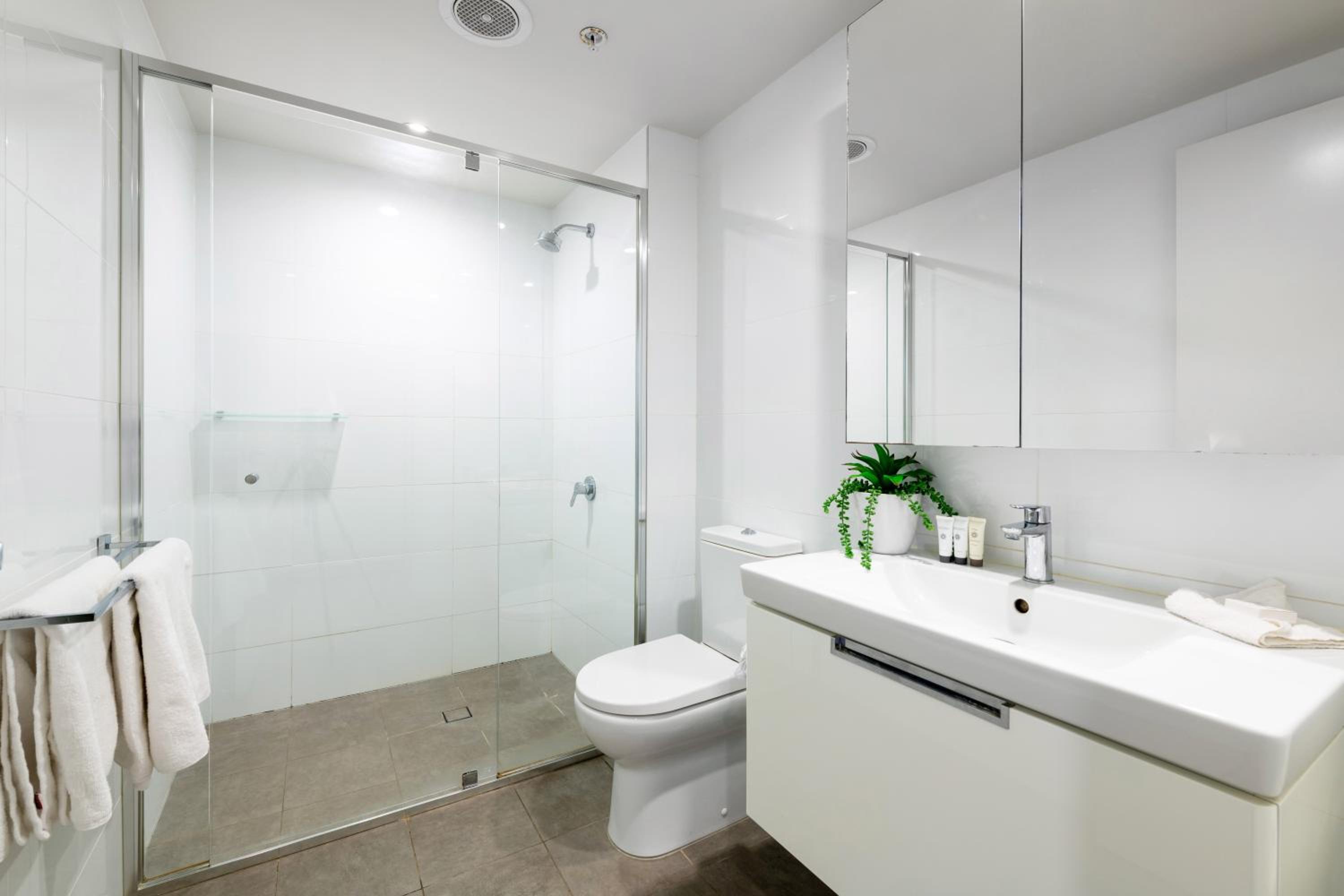 One Bedroom Deluxe Apartment