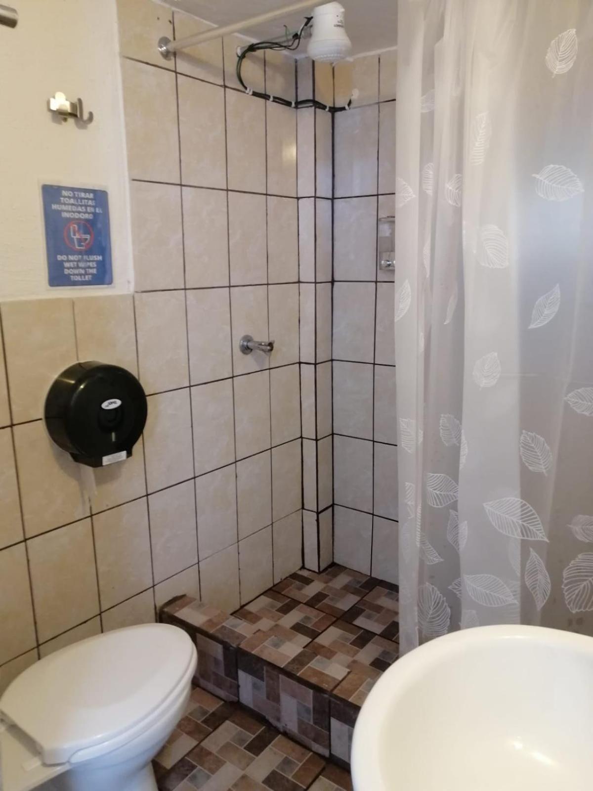 Double Room with Private Bathroom photo 2