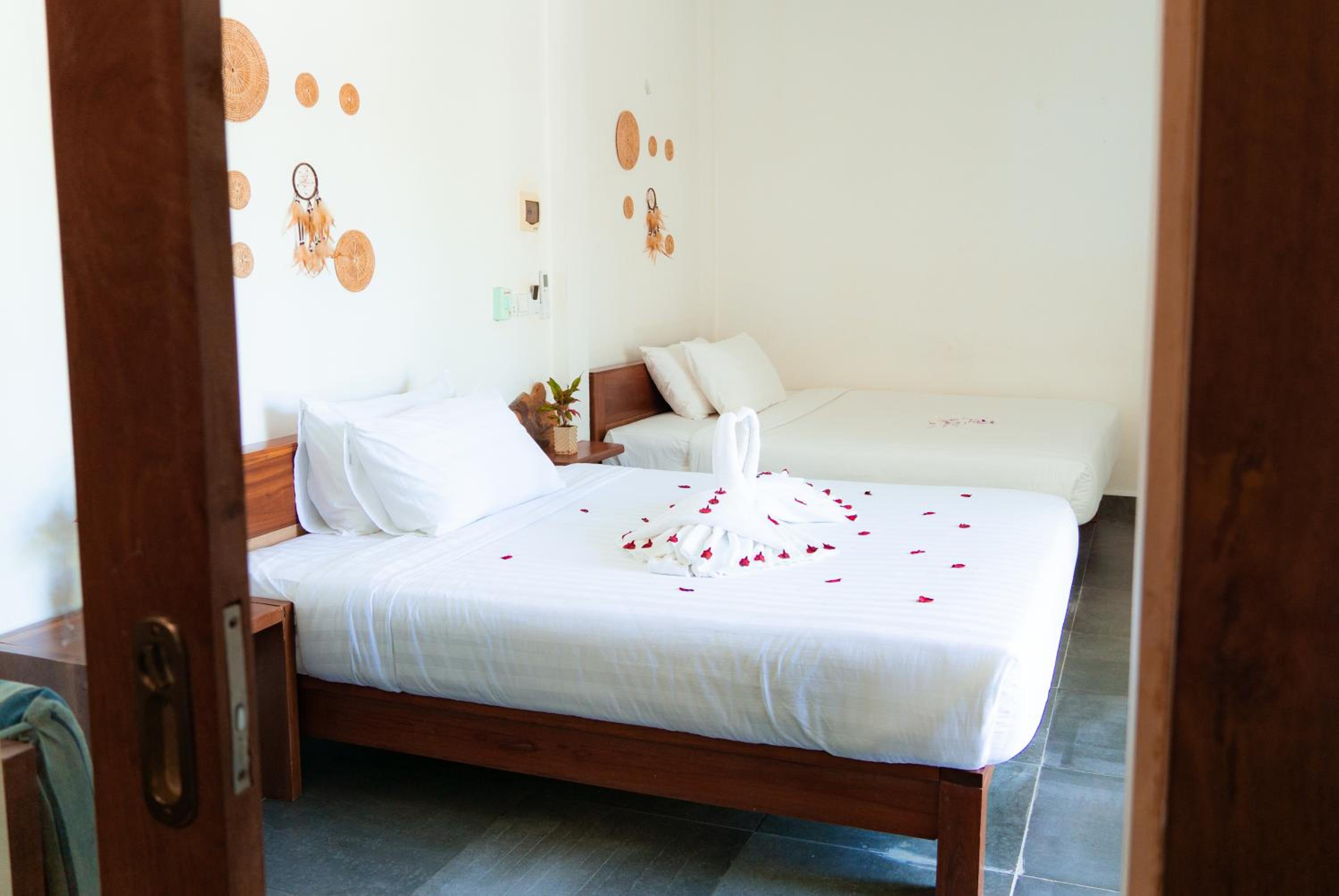 Deluxe Twin Room with Pool View photo 1