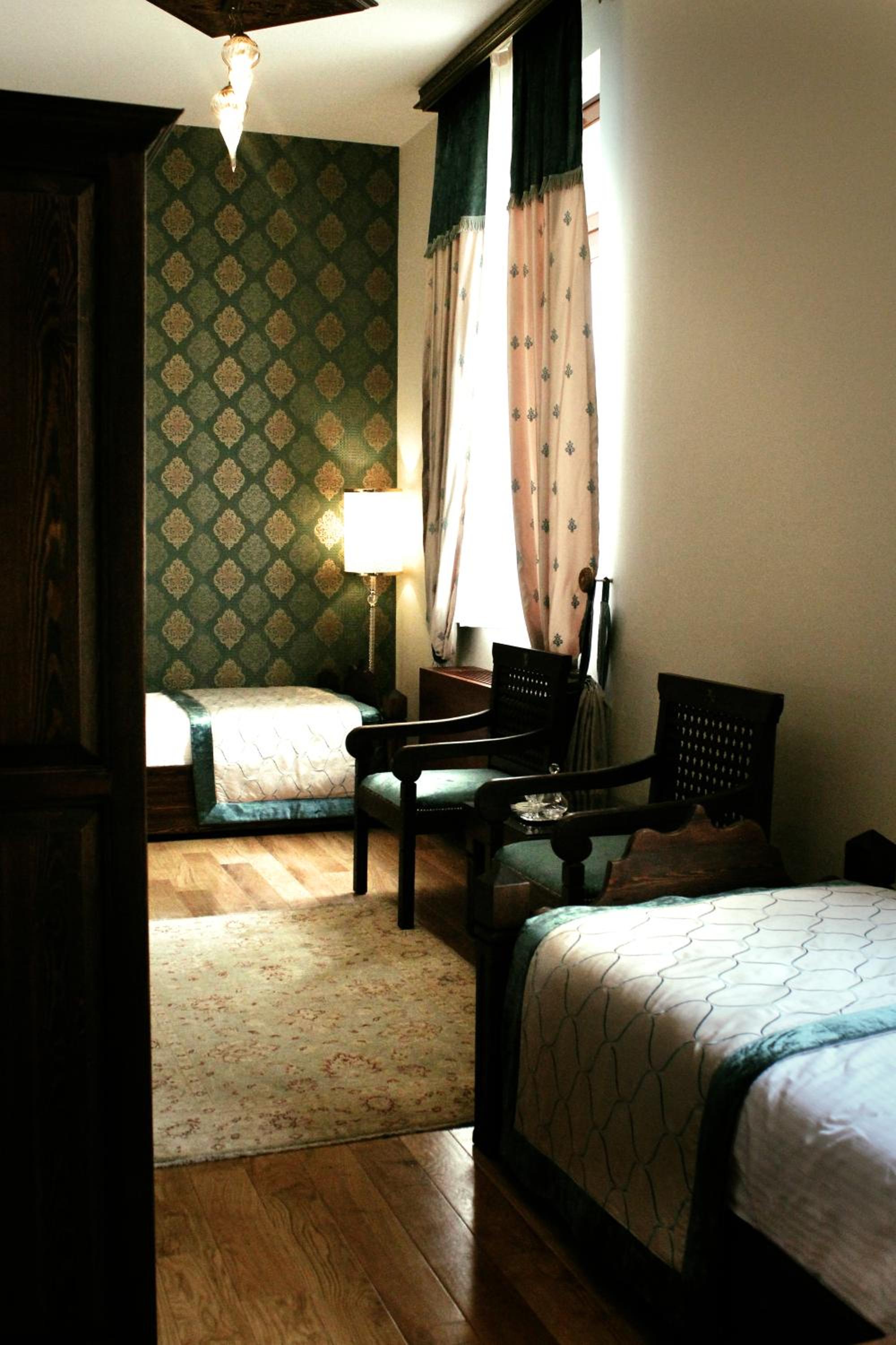 Basic Twin Room - Photo 6