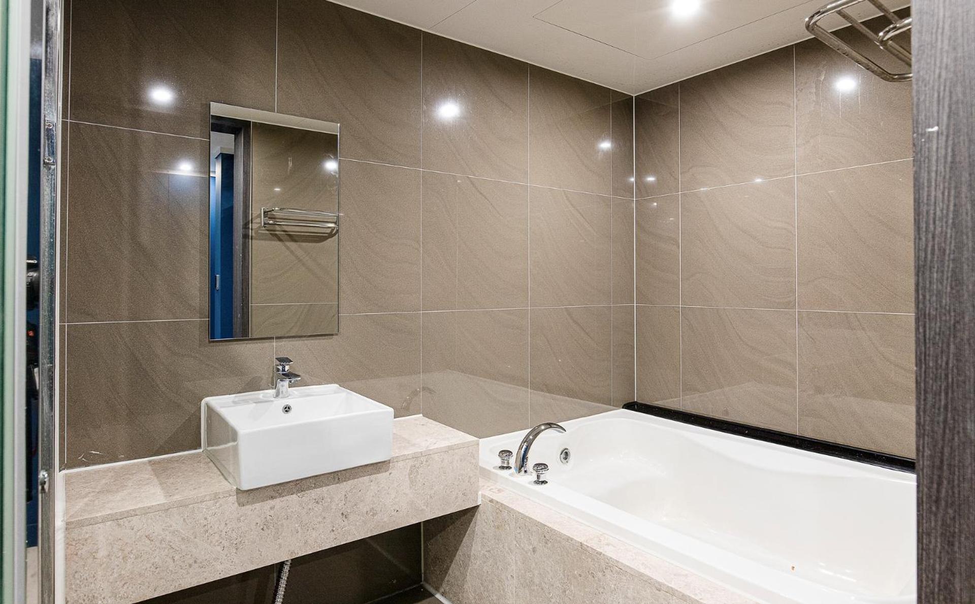 Deluxe Twin Room - Photo 6