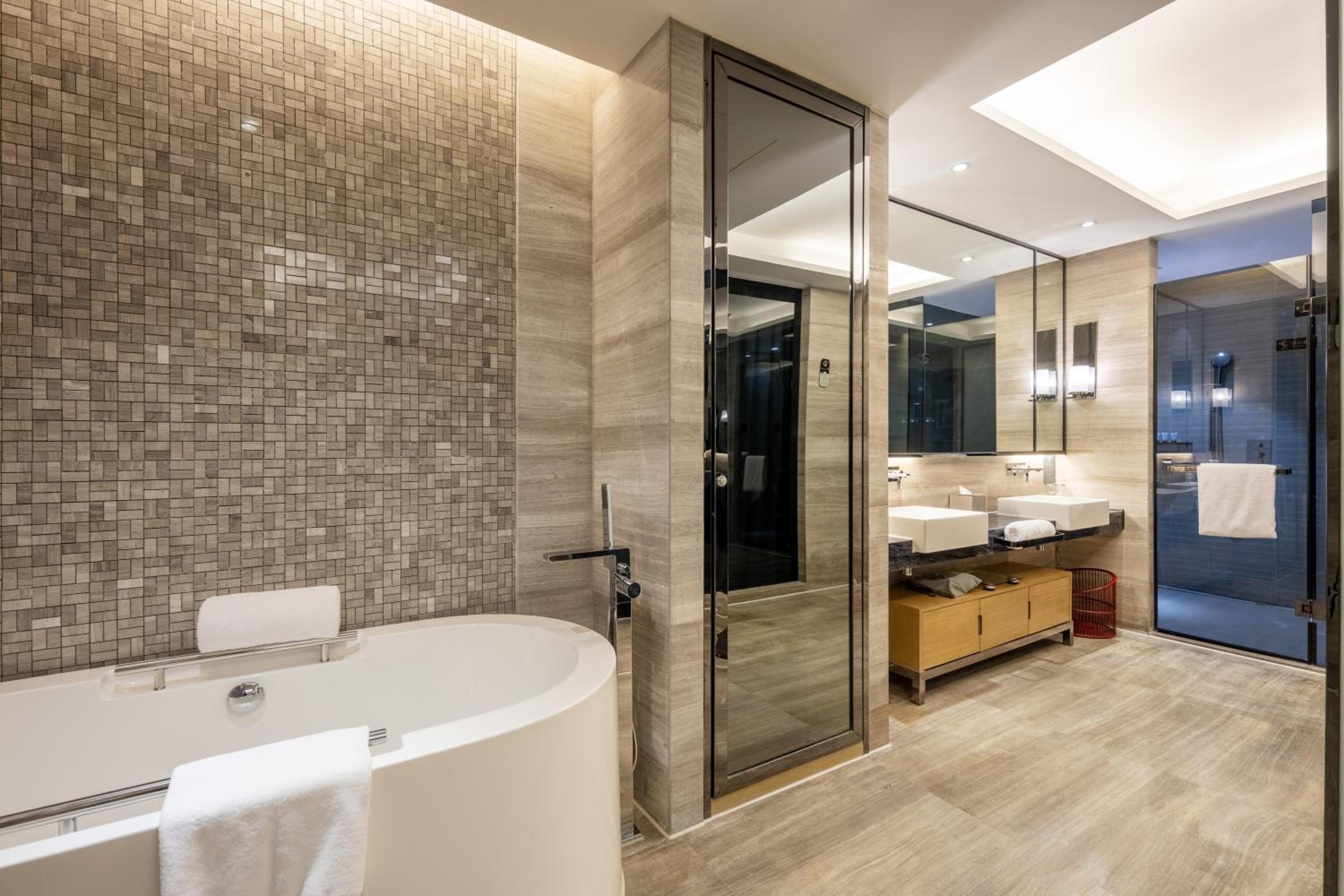 Deluxe Suite - Photo 4