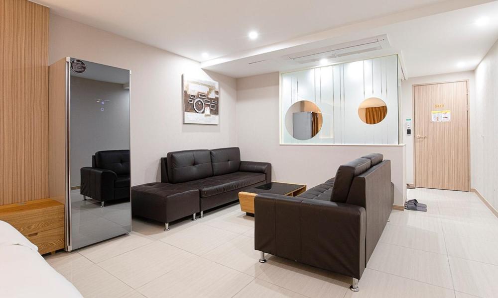 Suite - Photo 7