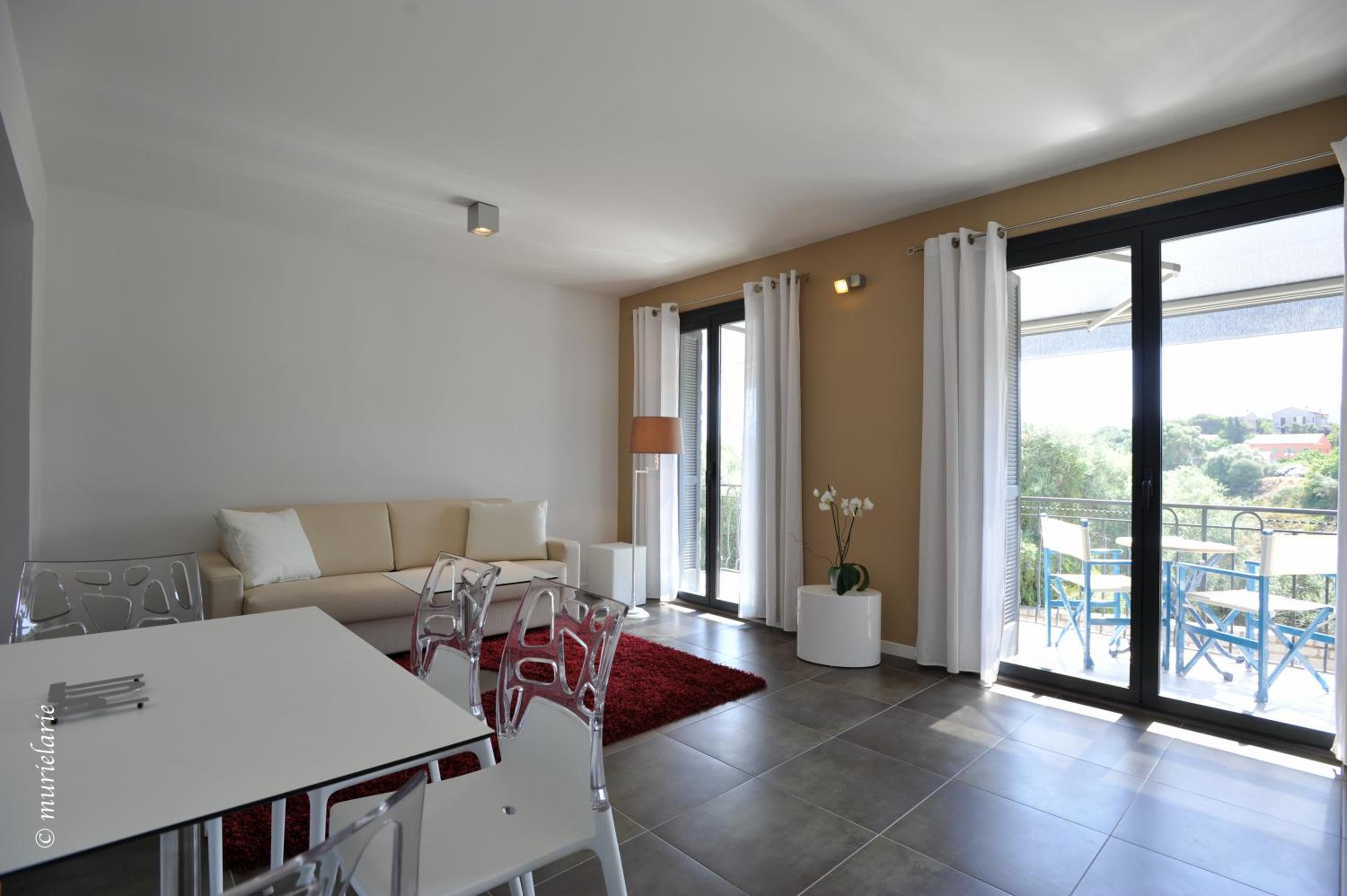 One-Bedroom Apartment with Balcony and Sea View (2 Adults) - Photo 1