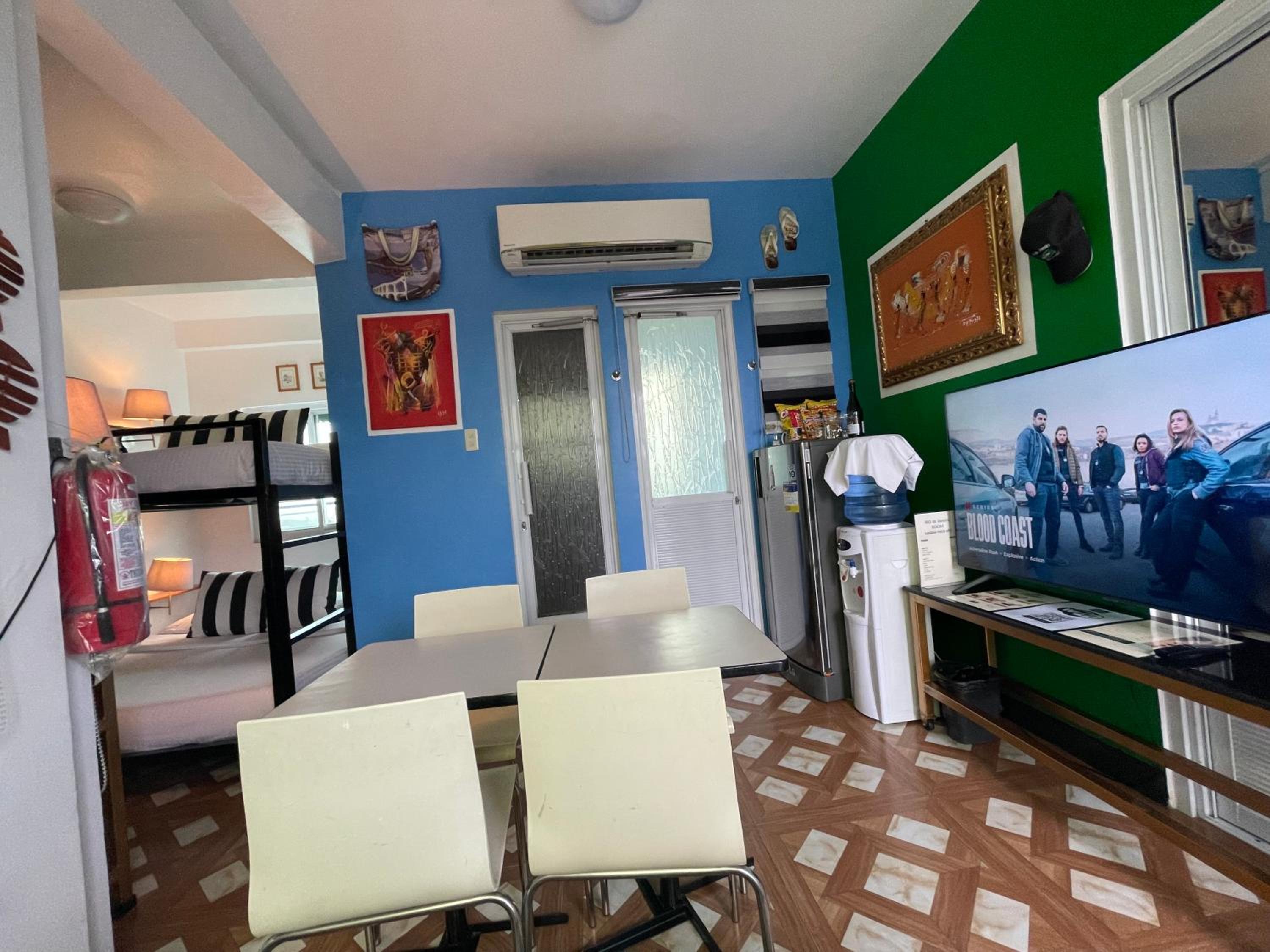 Family Room with Balcony - Photo 7