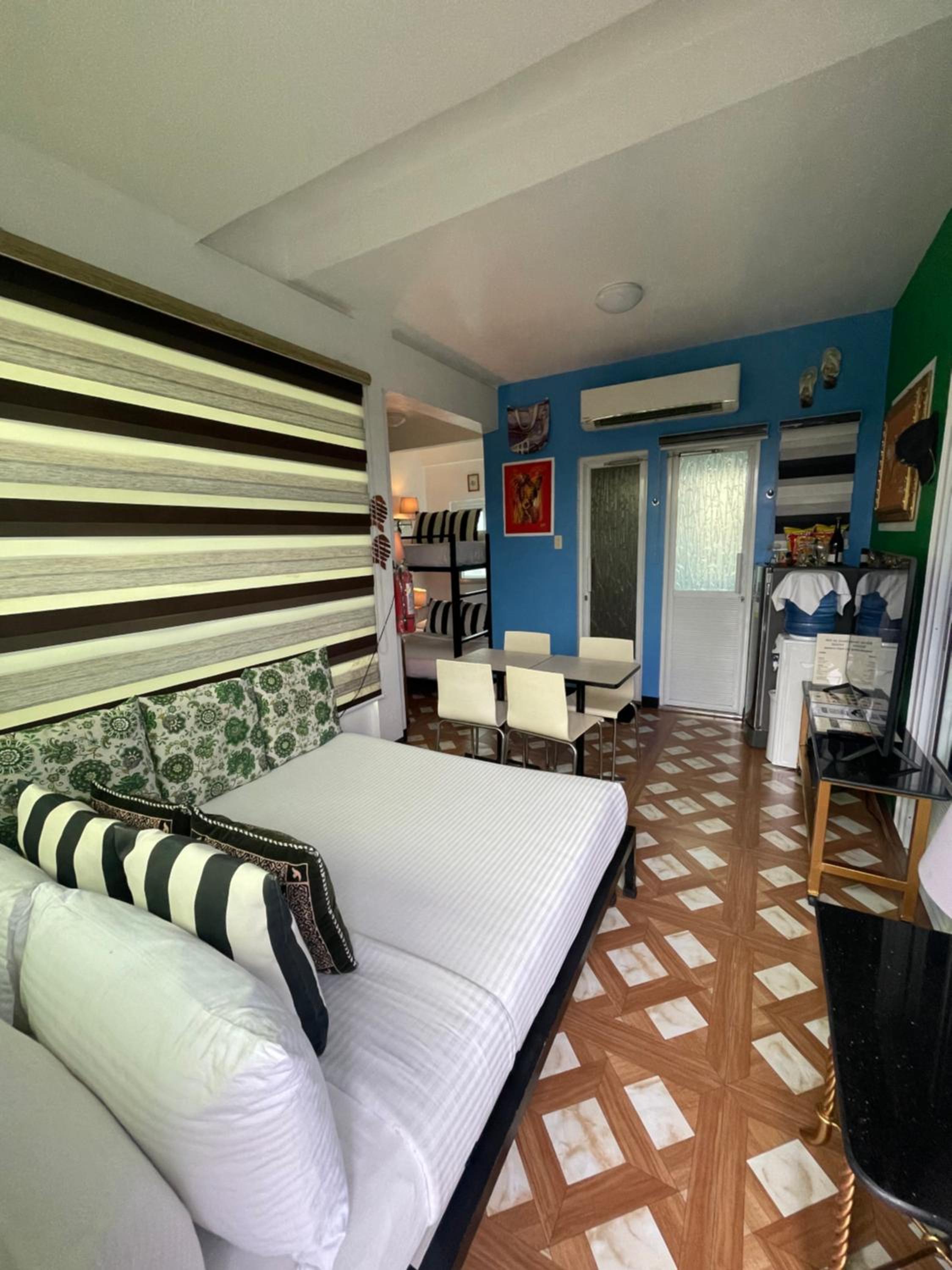 Family Room with Balcony - Photo 16
