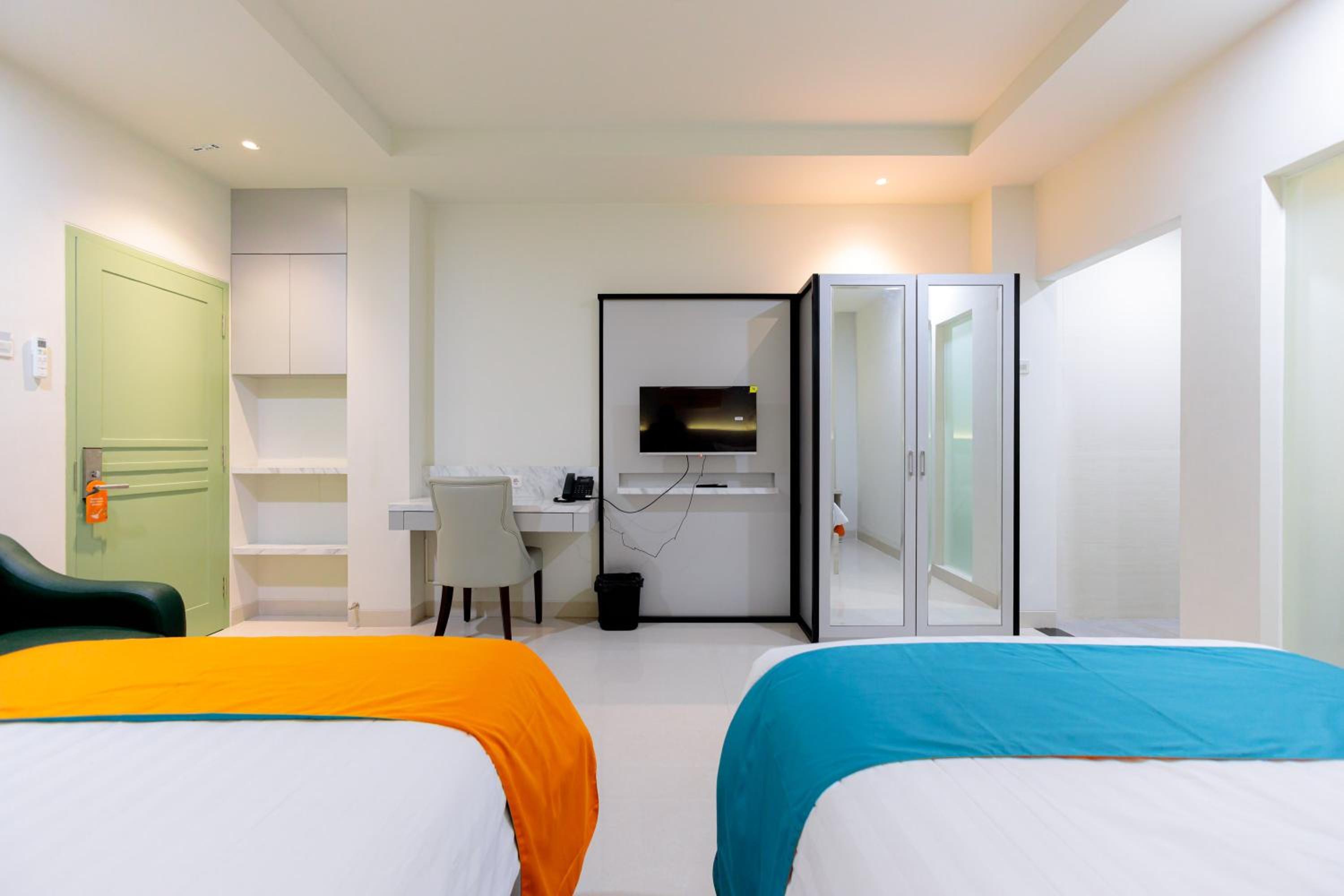 Deluxe Twin Room - Photo 6