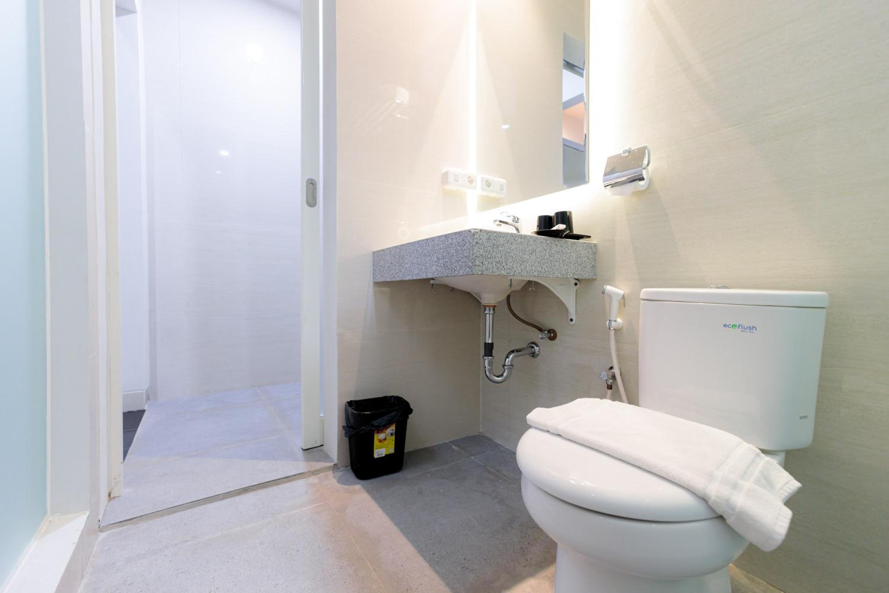Deluxe Twin Room - Photo 2