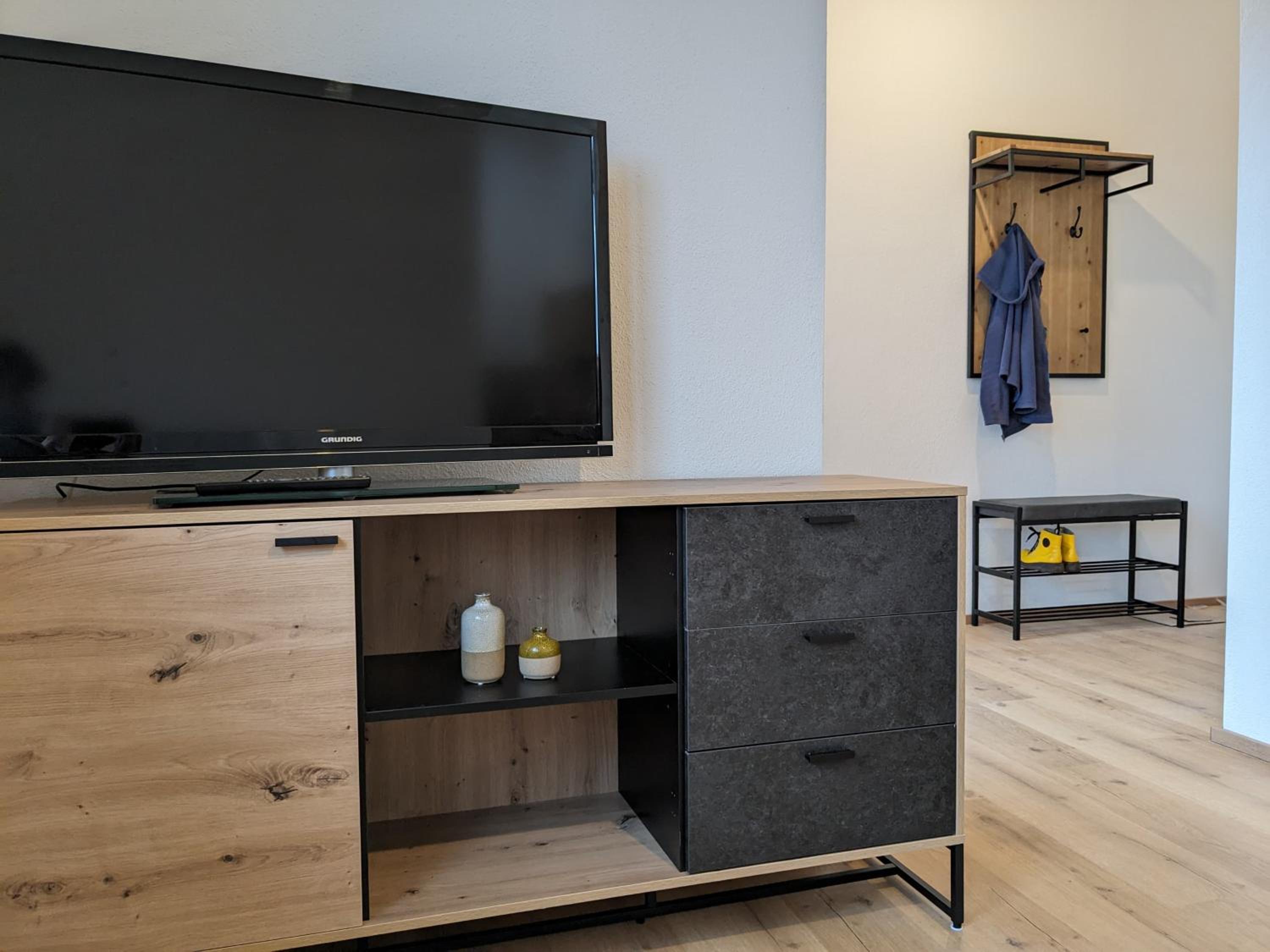 One-Bedroom Apartment photo 2