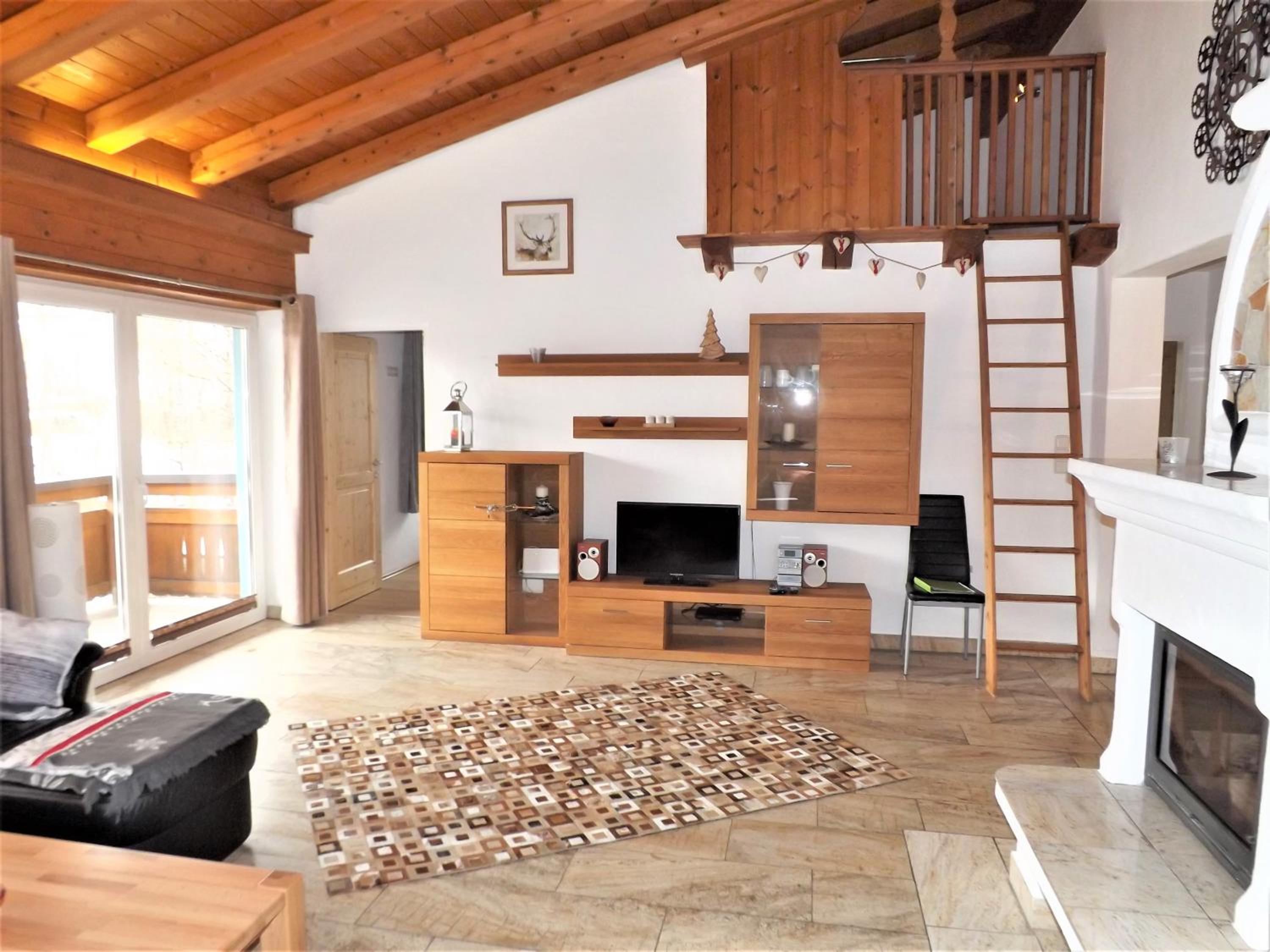 Luxury Three-Bedroom Apartment with Balcony and Two Bathrooms