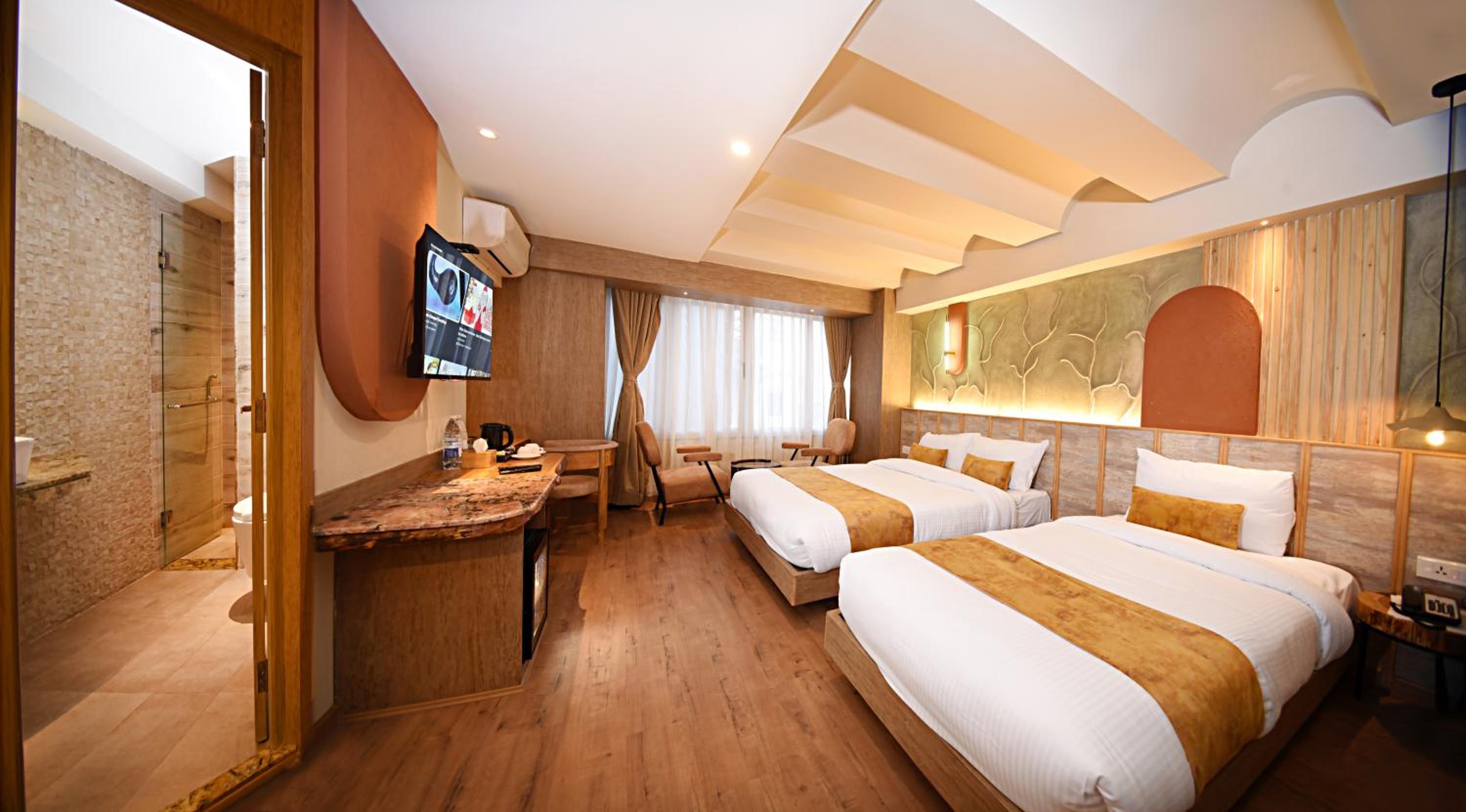 Deluxe Family Room - Photo 8
