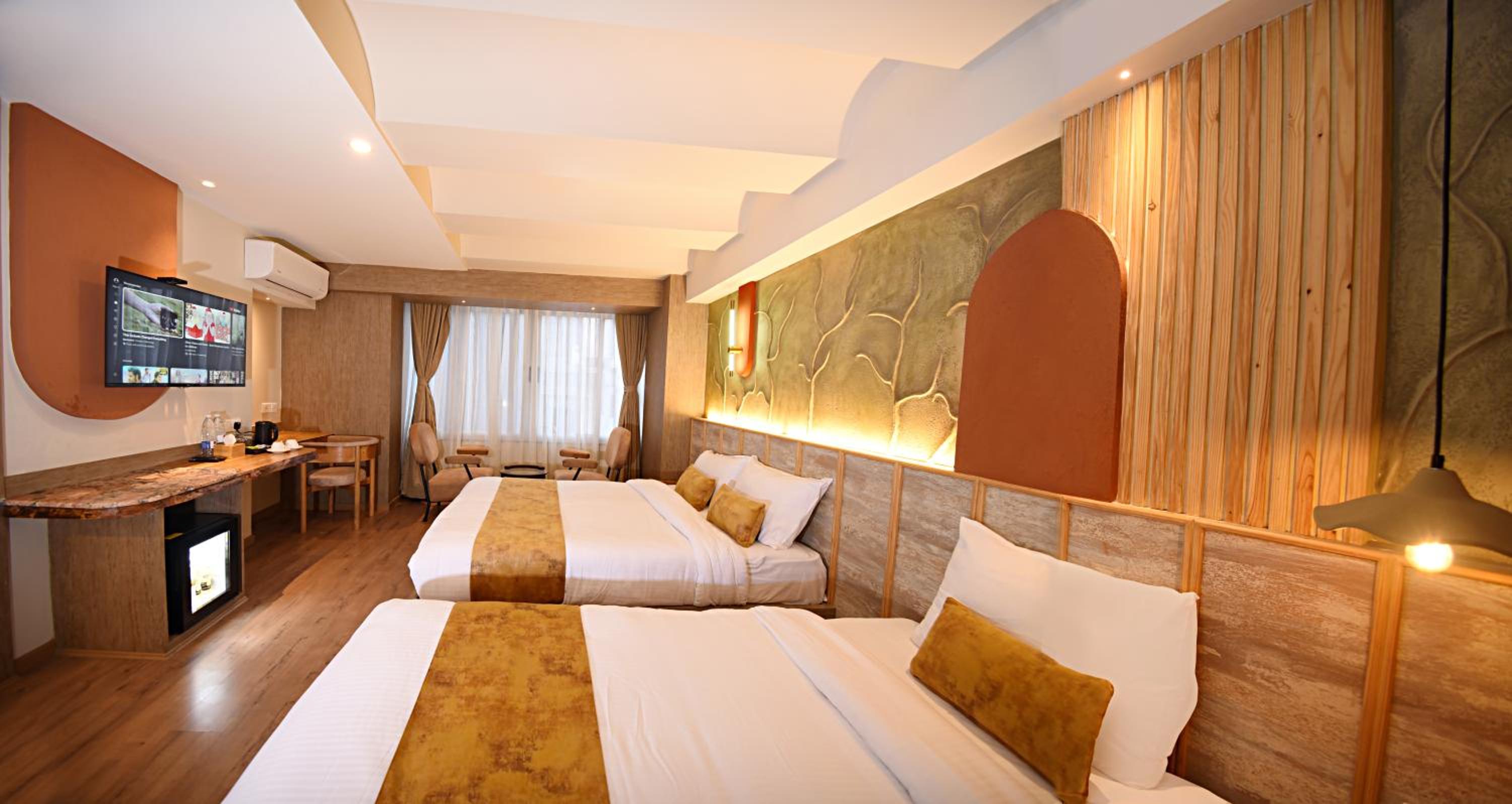 Deluxe Family Room - Photo 1