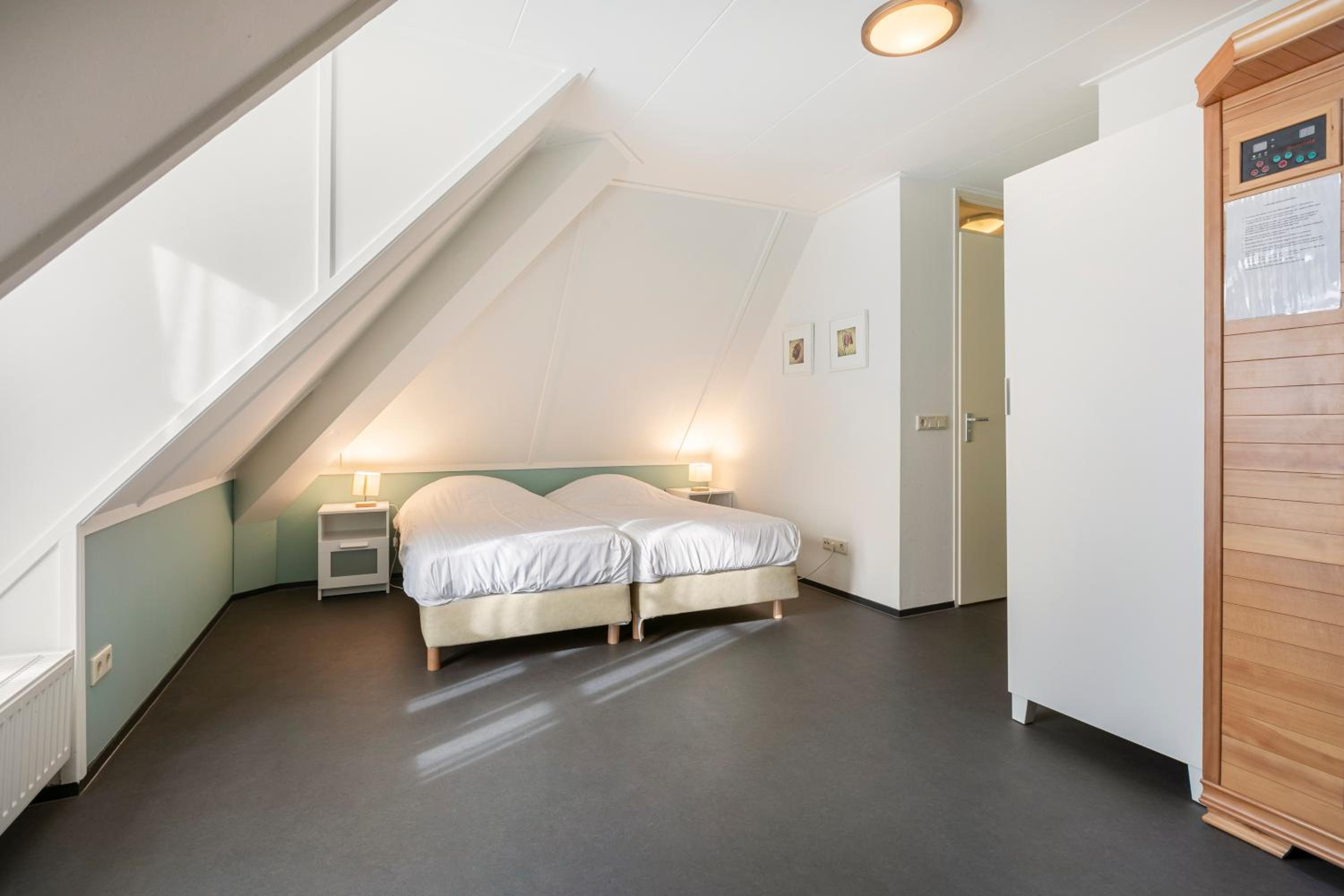 Four-Bedroom House photo 2