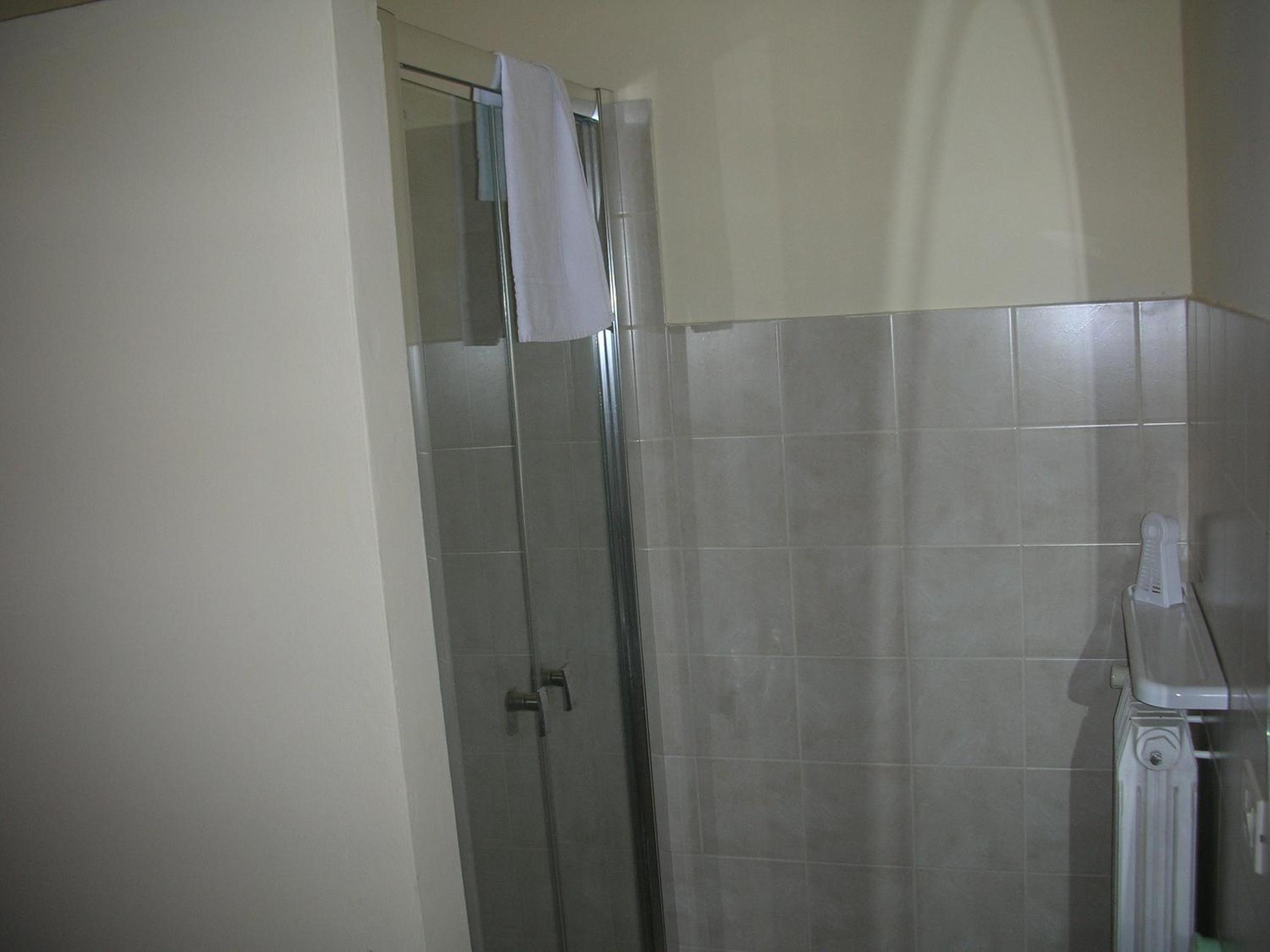 Classic Double Room with Balcony - Photo 7