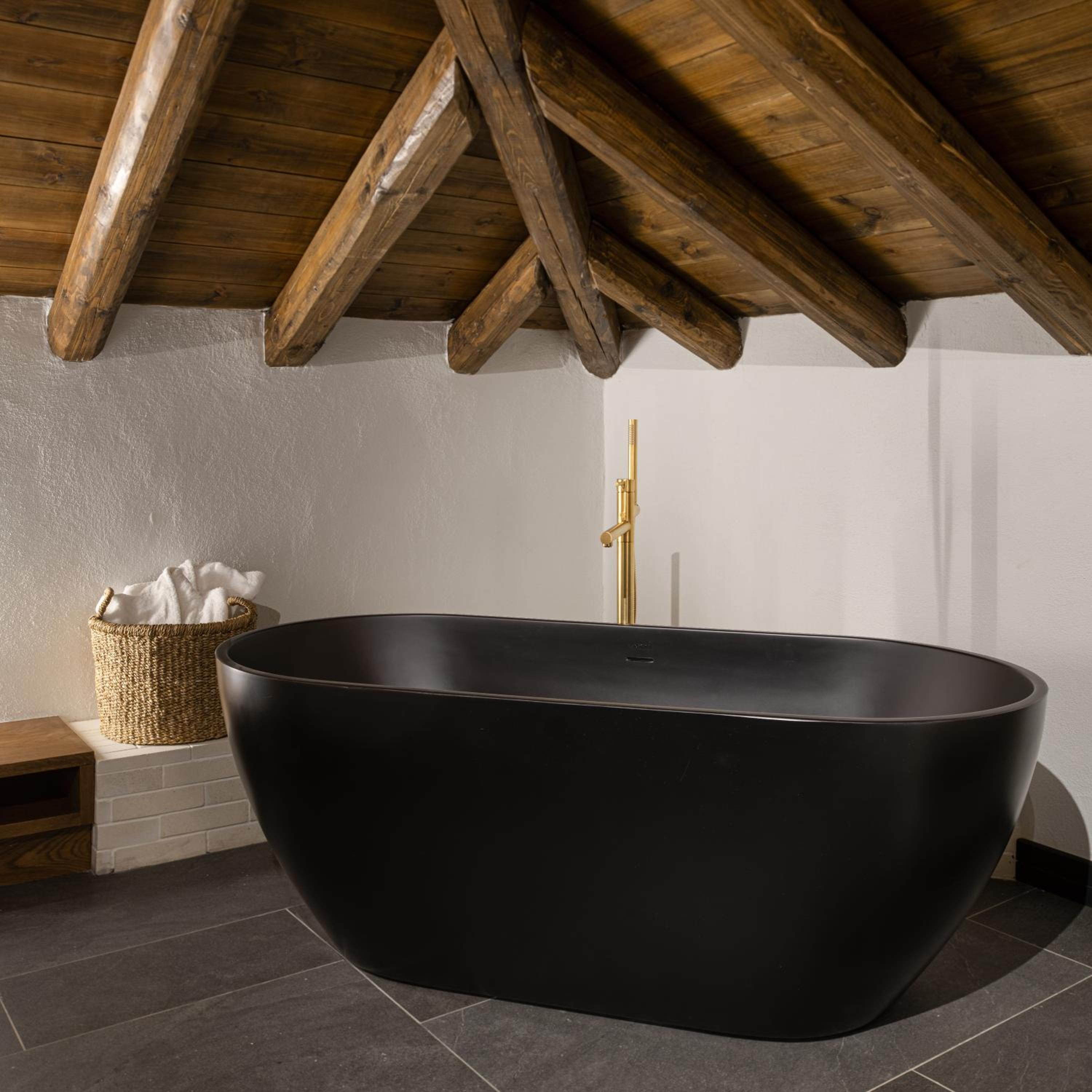 Split-Level Suite with Outdoor Hot Tub - Mountain & Sea View - Photo 4