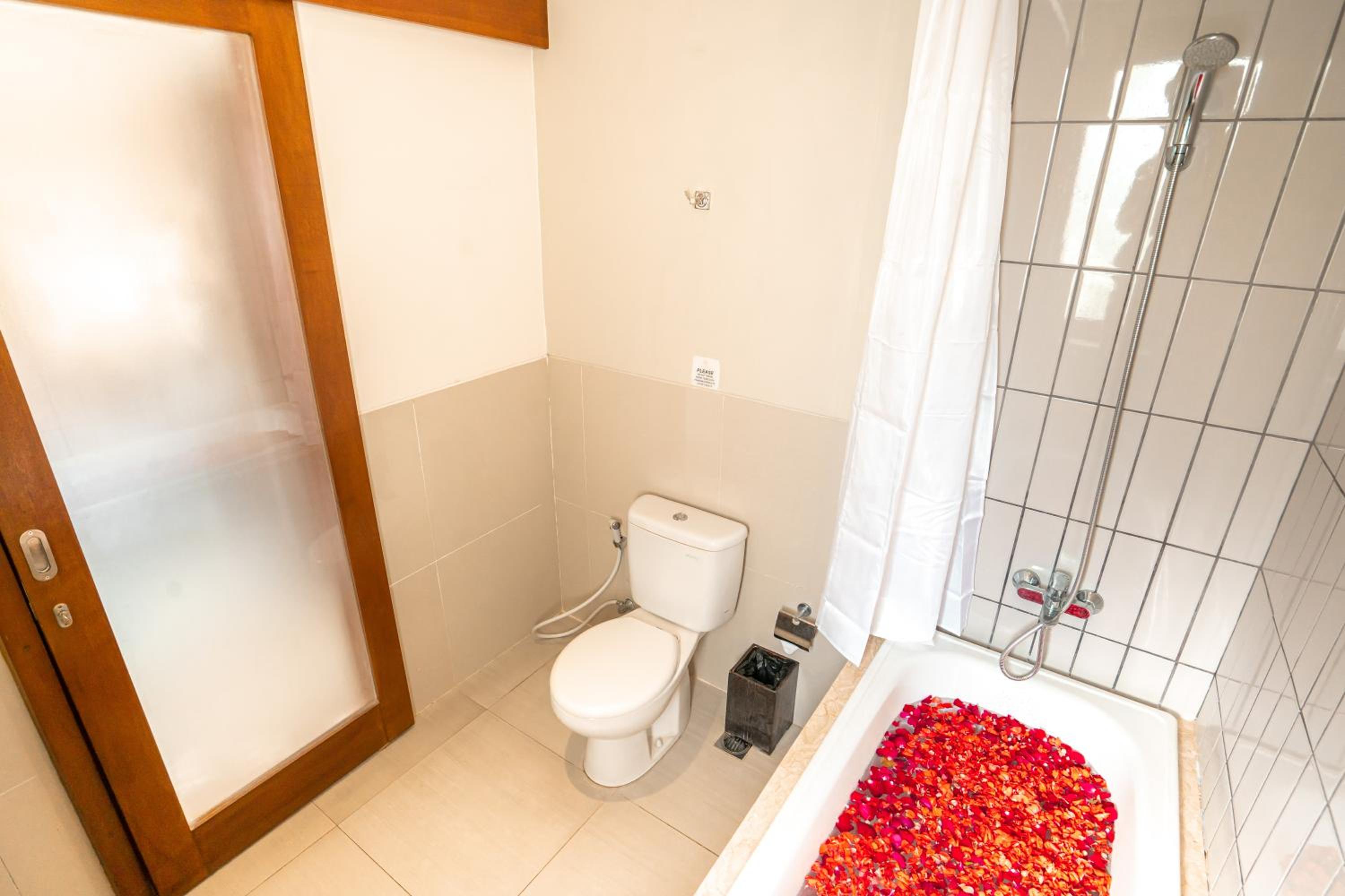 Exotic One-Bedroom Villa with Private Pool photo 3