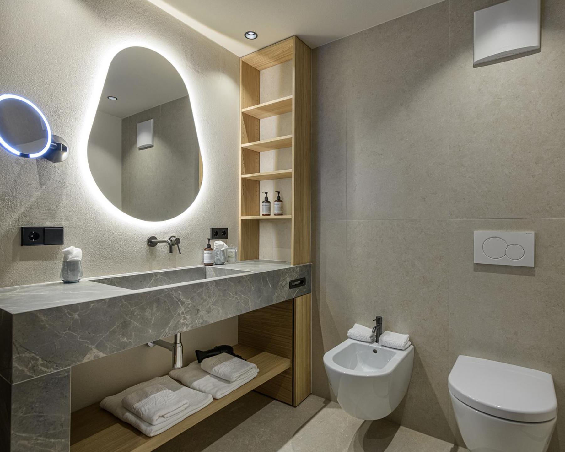Deluxe Double Room - Photo 3