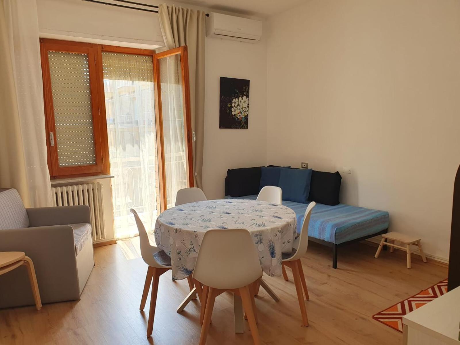 Apartment with Balcony photo 2