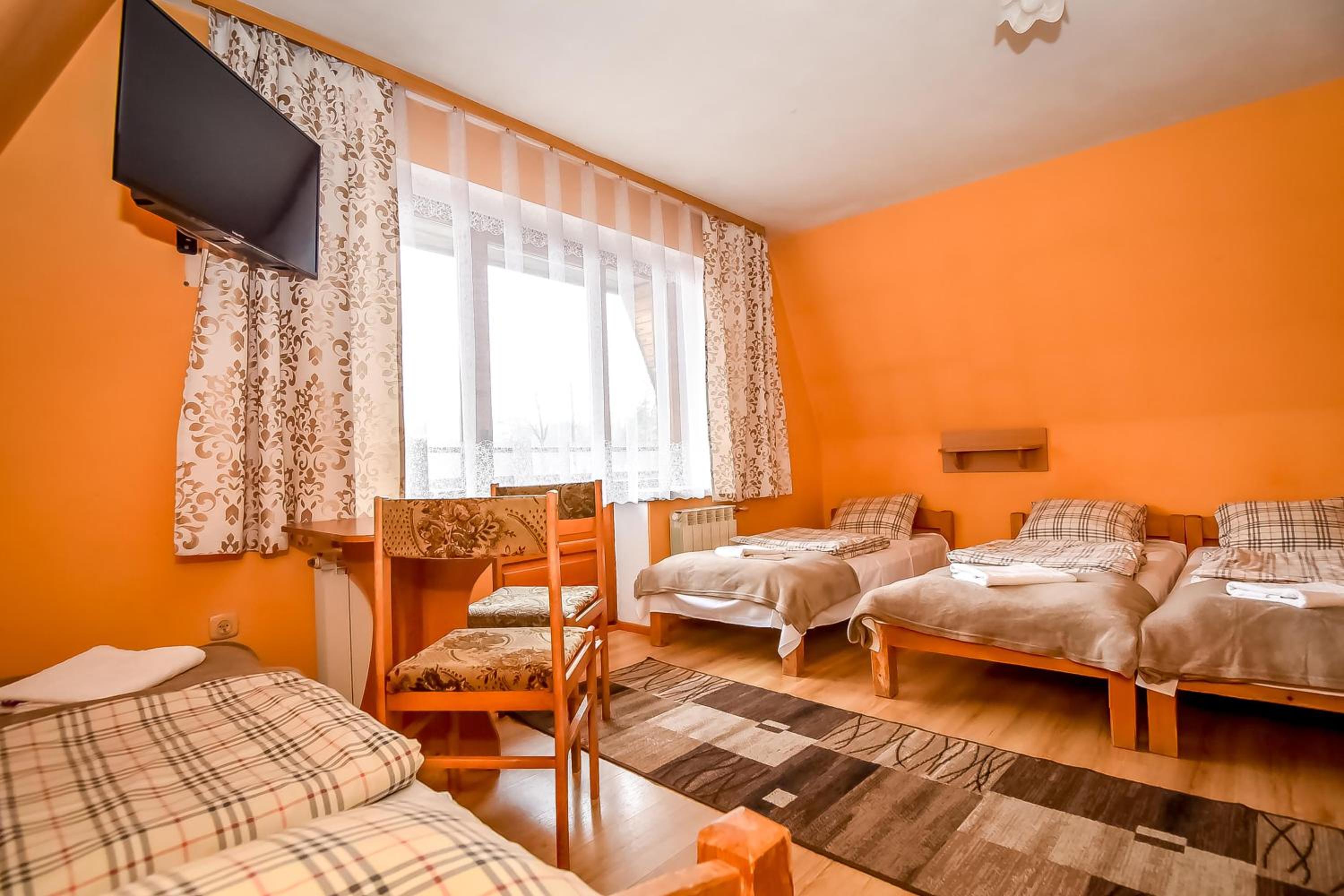 Quadruple Room with Private Bathroom - Photo 70