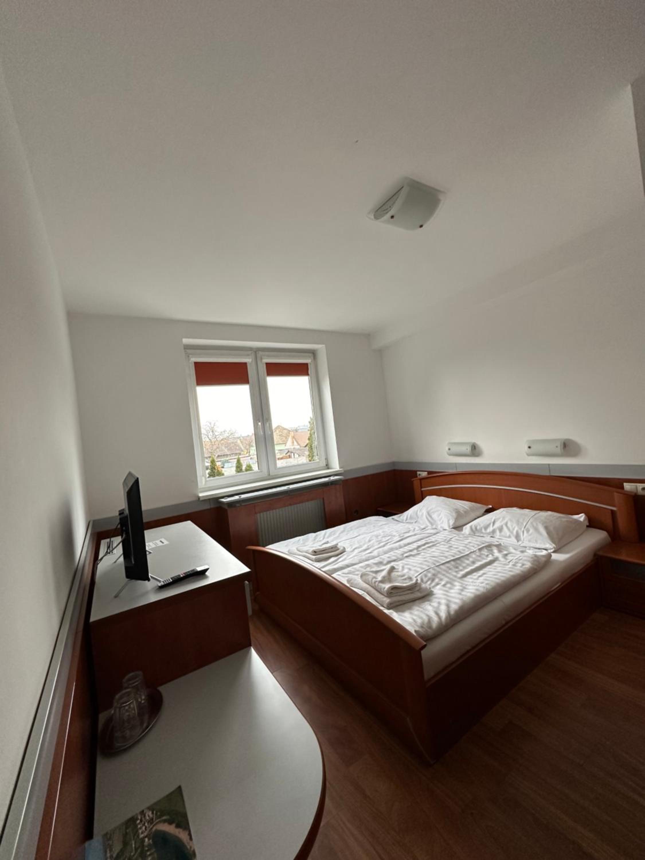 Economy Double Room photo 2