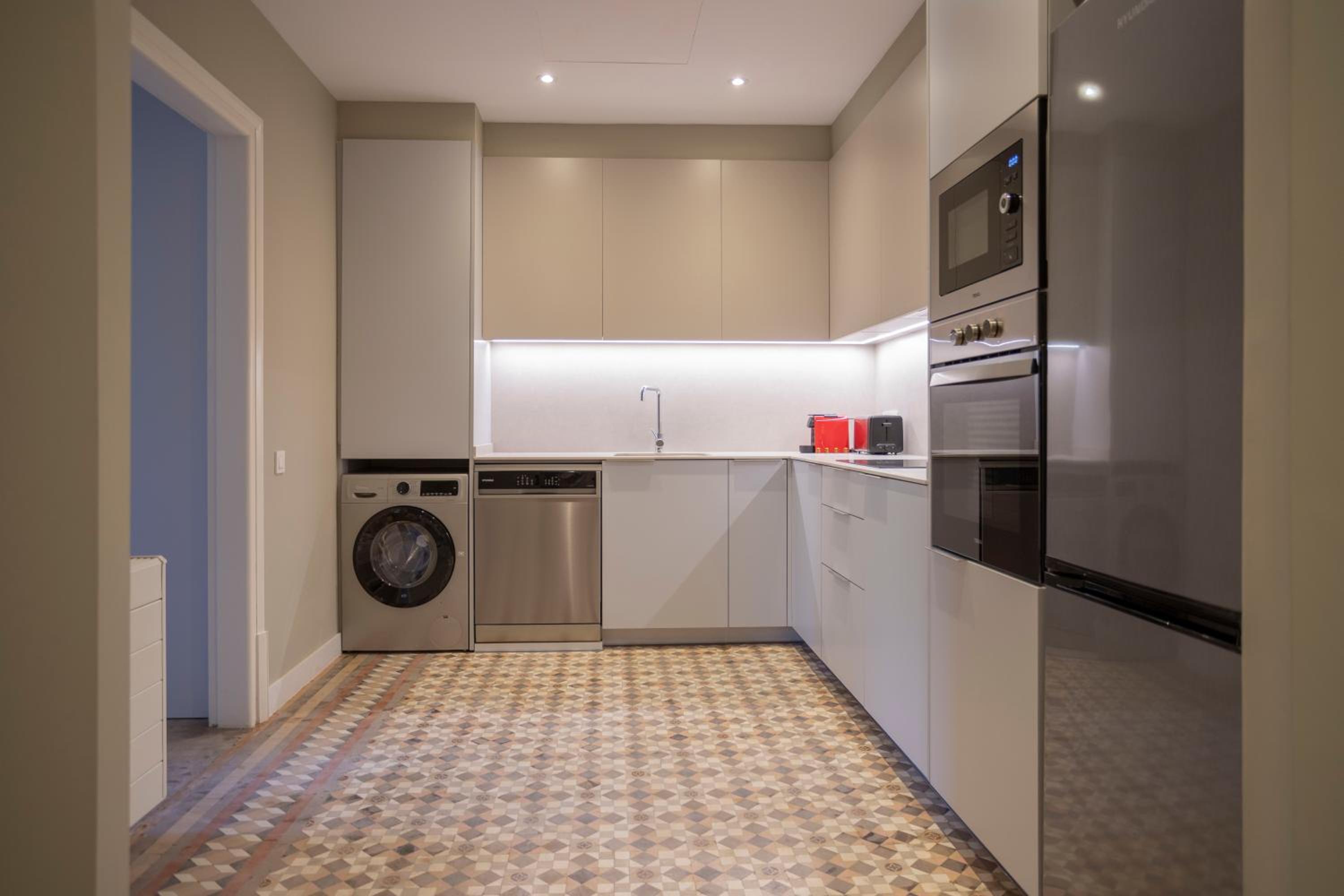 Apartment 2 bedroom 2 bathroom with Balcony (Passeig de Gracia, 51) photo 3