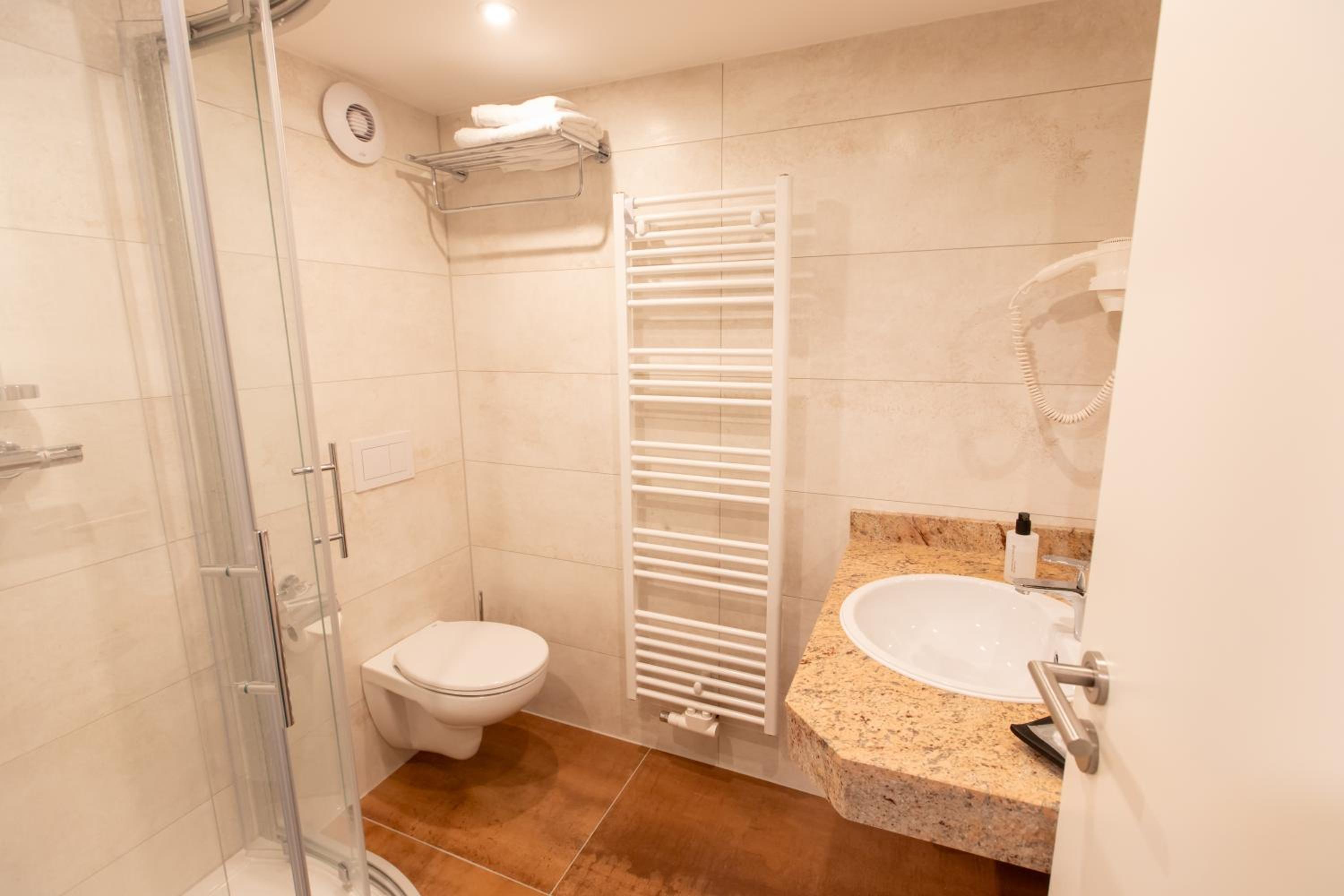 Single Room photo 2