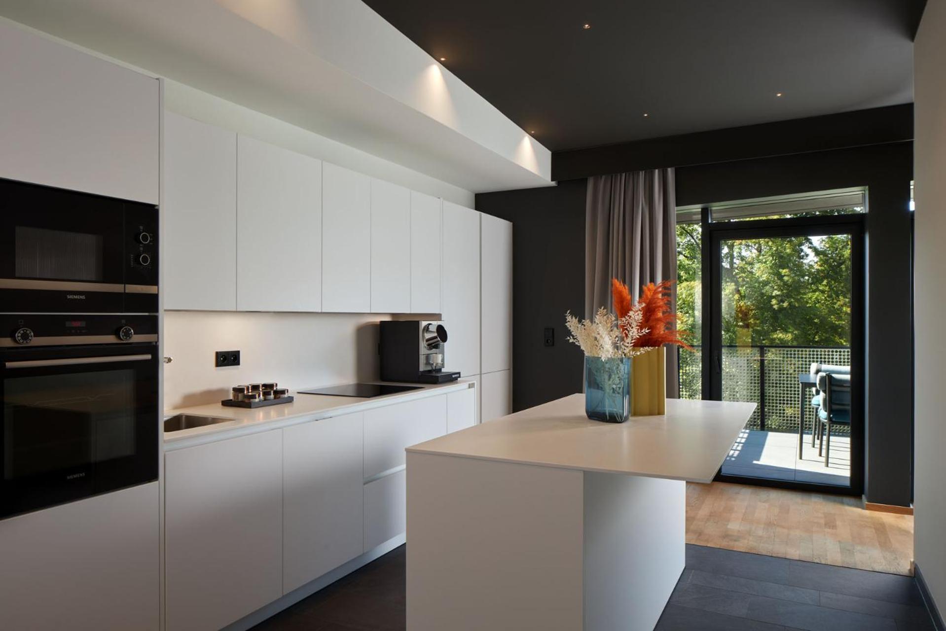 Three Bedroom Penthouse Apartment with Terrace and Panoramic View - Photo 3