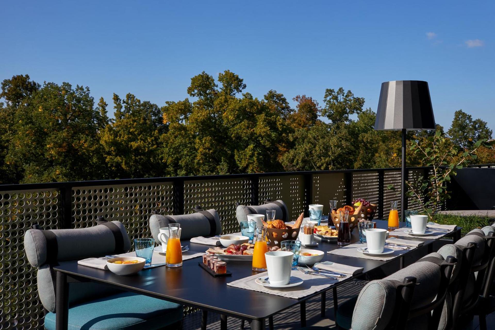 Three Bedroom Penthouse Apartment with Terrace and Panoramic View - Photo 4