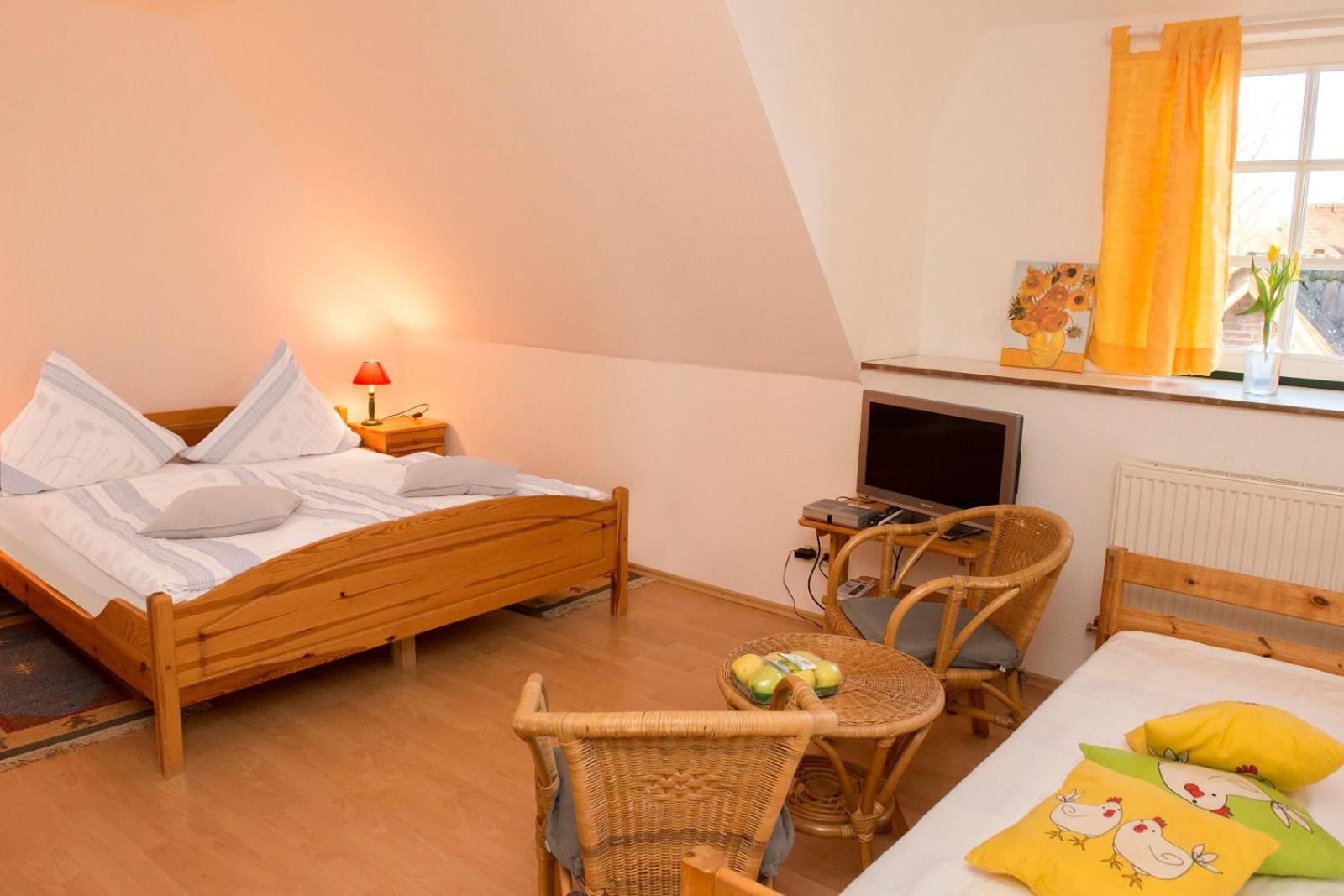 Budget Double Room photo 3