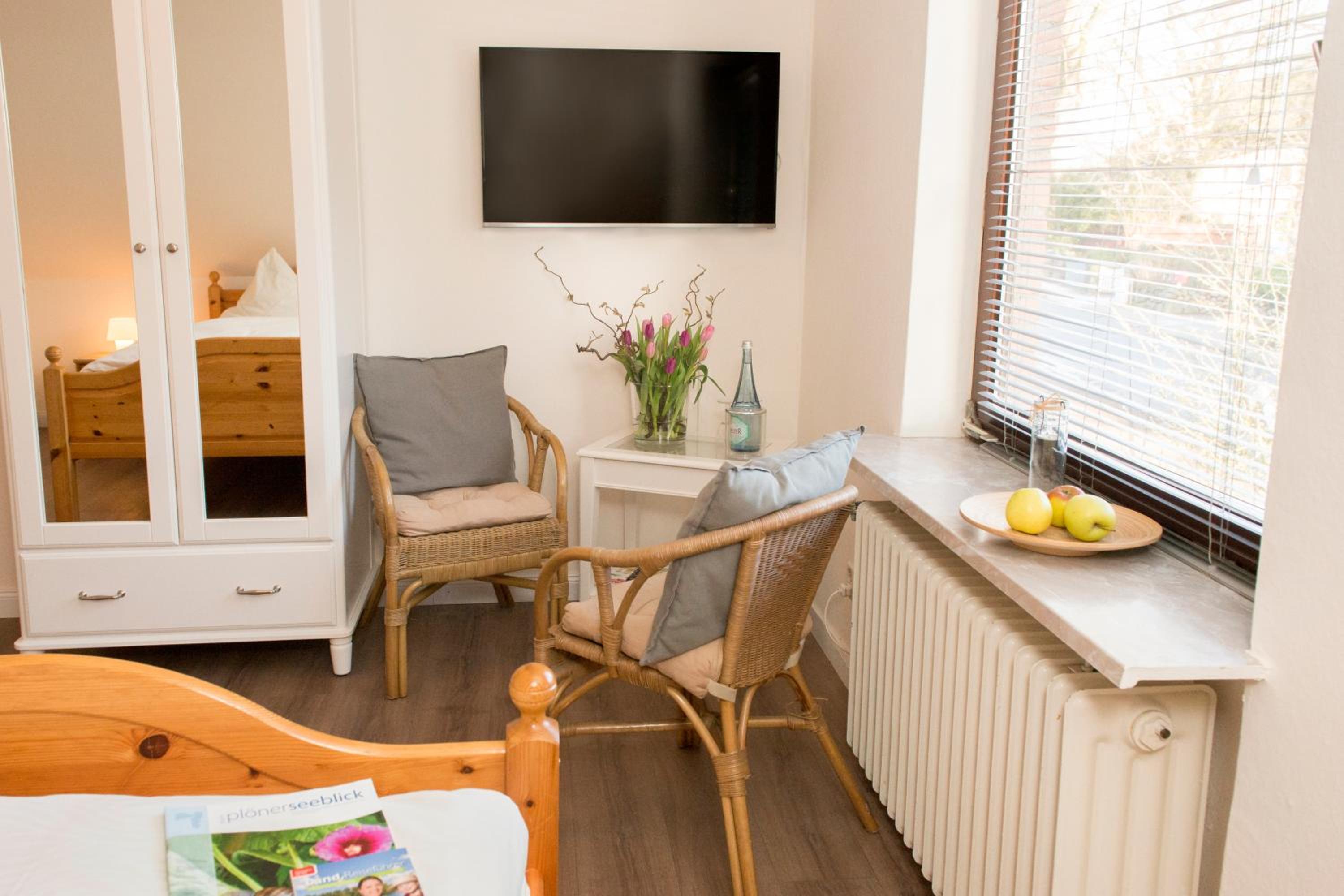 Budget Double Room - Photo 3