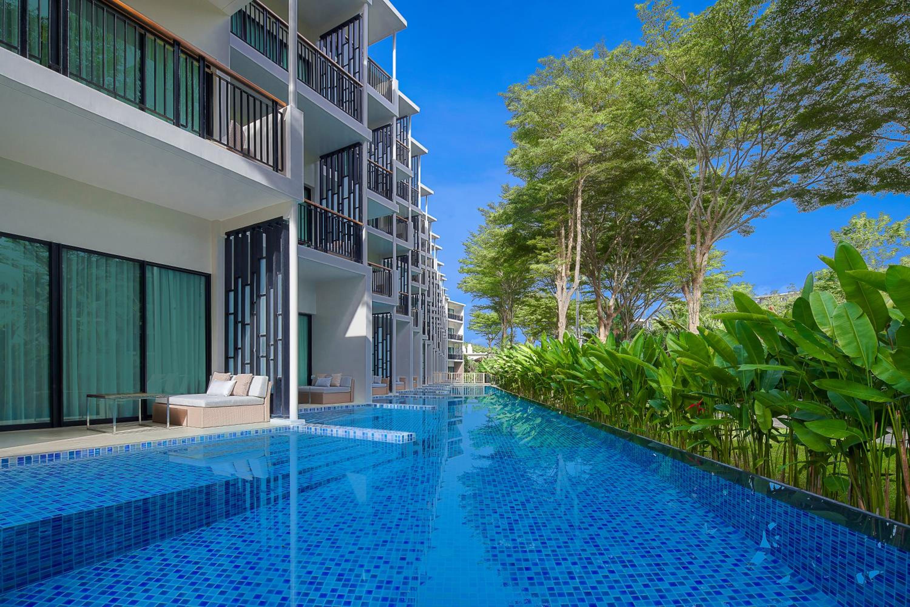 Premium Double Room with Two Double Beds and Pool Access - Photo 4
