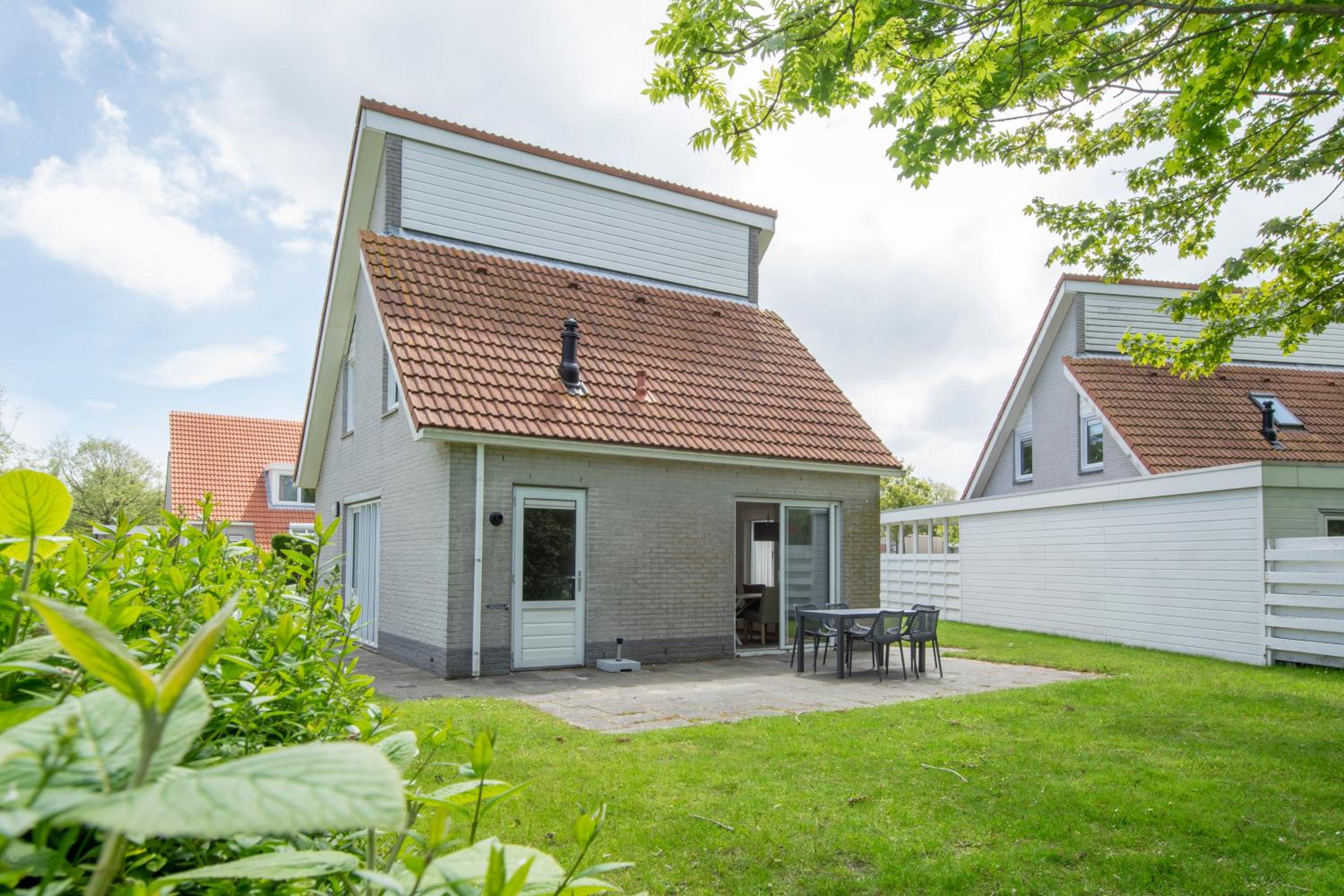 Three-Bedroom Bungalow photo 2