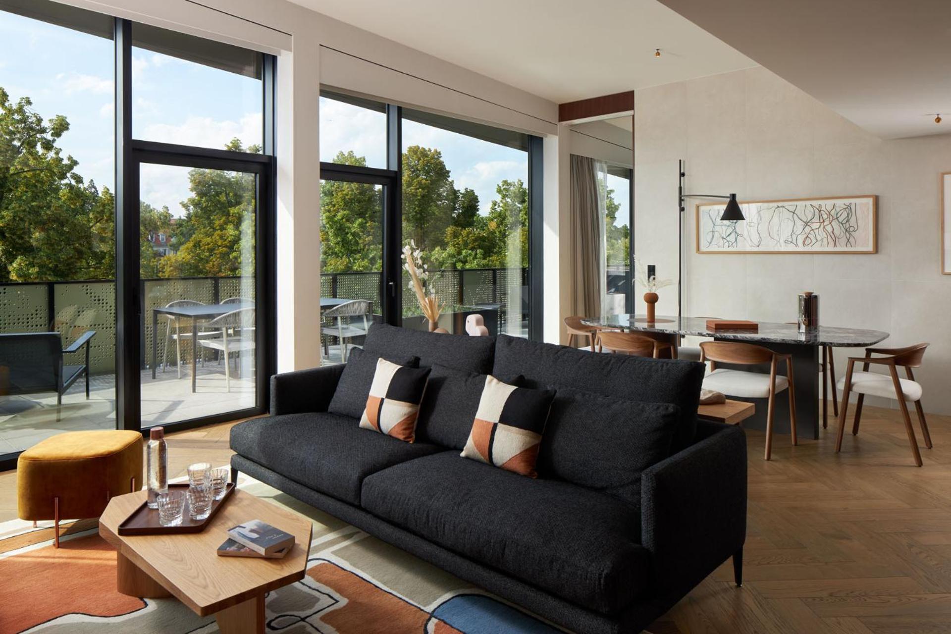 Two Bedroom Executive Penthouse Suite with Terrace and Panoramic View - Photo 2