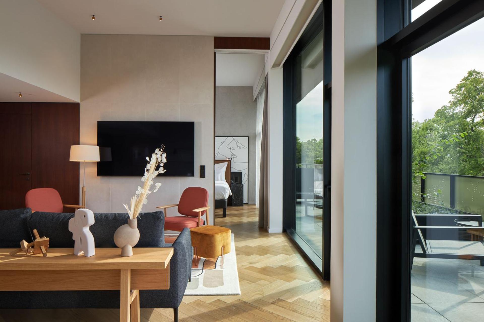 Two Bedroom Executive Penthouse Suite with Terrace and Panoramic View - Photo 1